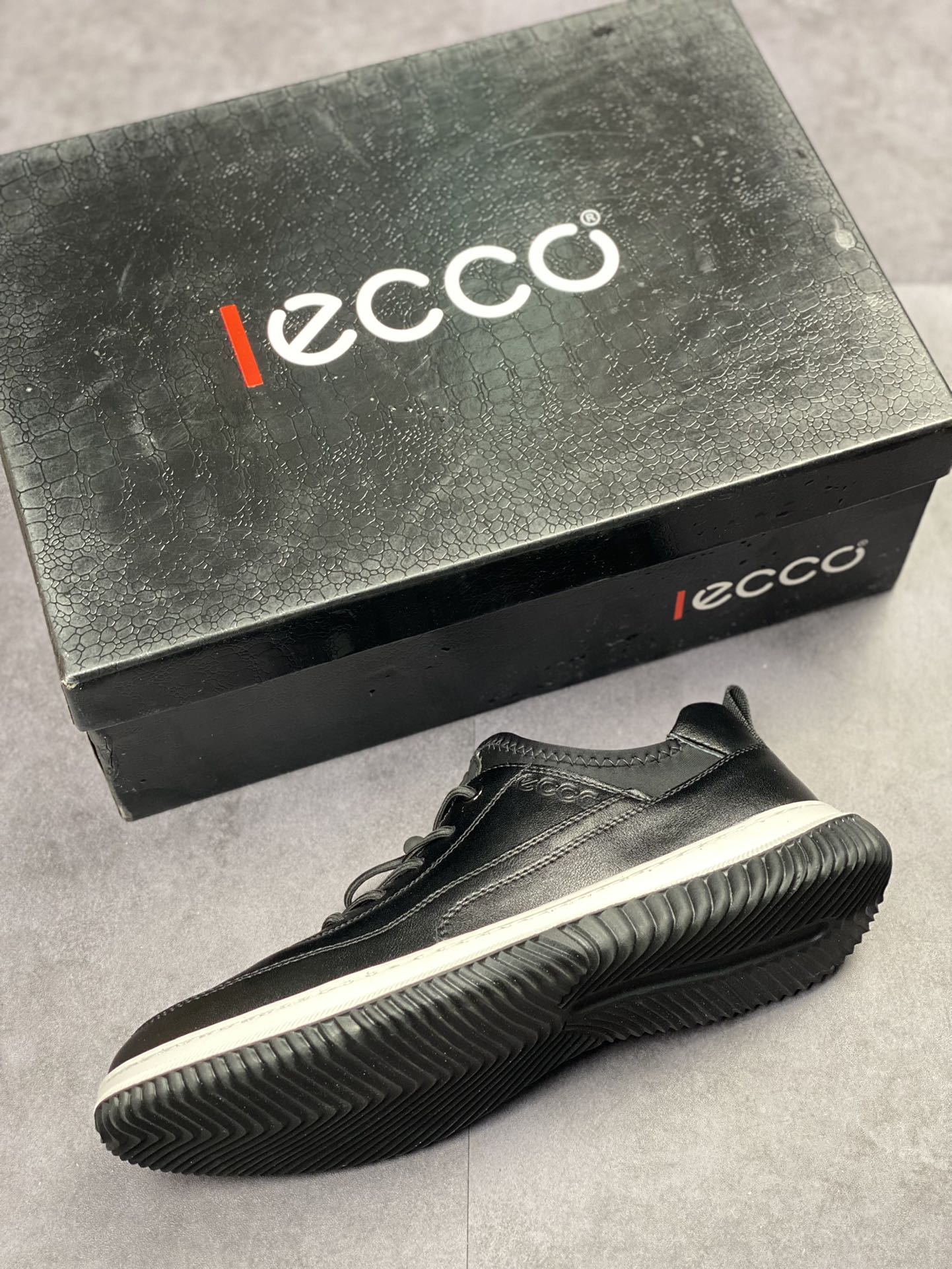 ECCO/Aibu sports running shoes/casual shoes quality