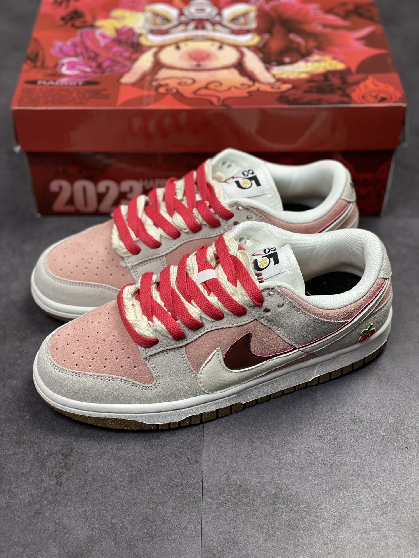 180 Nike SB Dunk Low SE SE 情人节 豆沙粉樱桃 DO9457-100