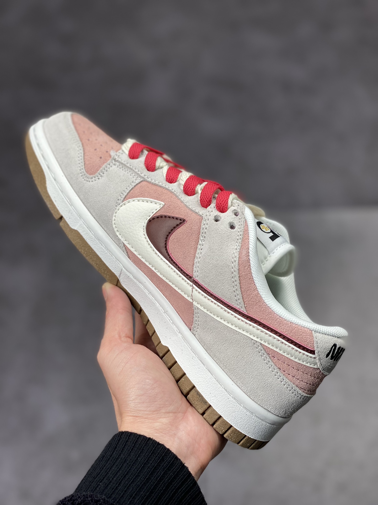 180 Nike SB Dunk Low SE SE 情人节 豆沙粉樱桃 DO9457-100