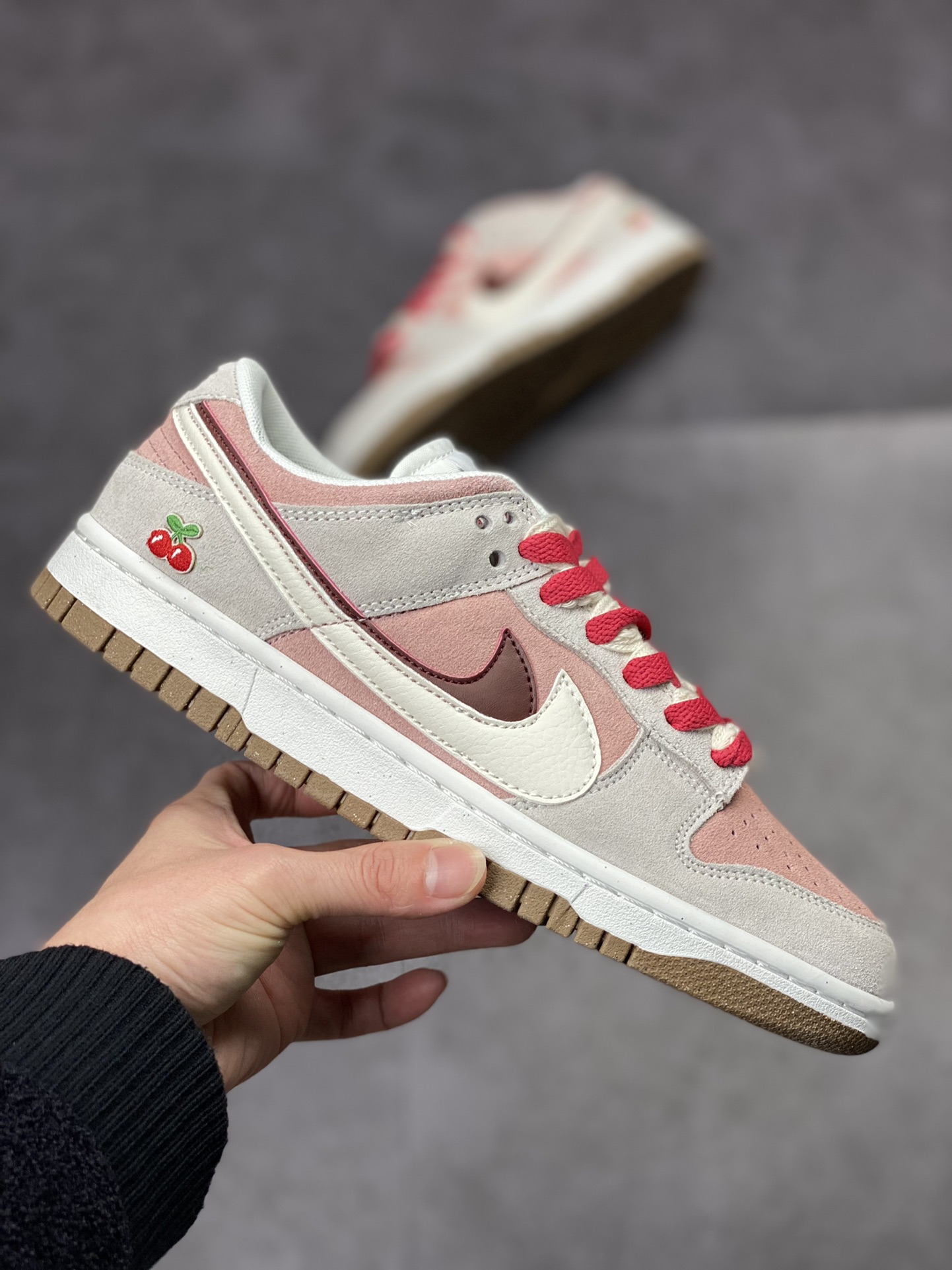 180 Nike SB Dunk Low SE SE 情人节 豆沙粉樱桃 DO9457-100