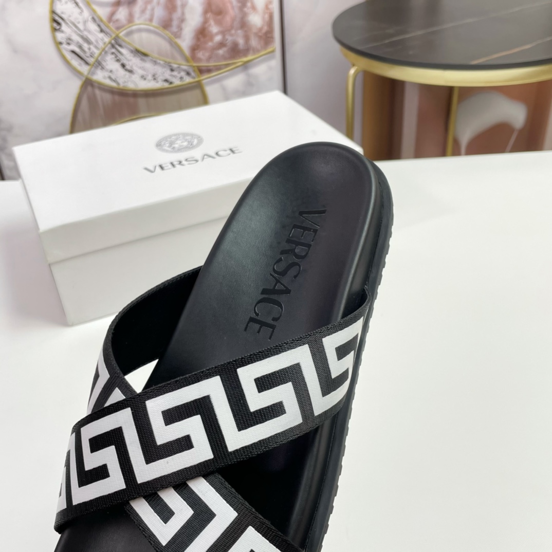 [VERSACE - Versace] P: Tamaño 38-45 top generación de compra de los hombres de primavera y verano za