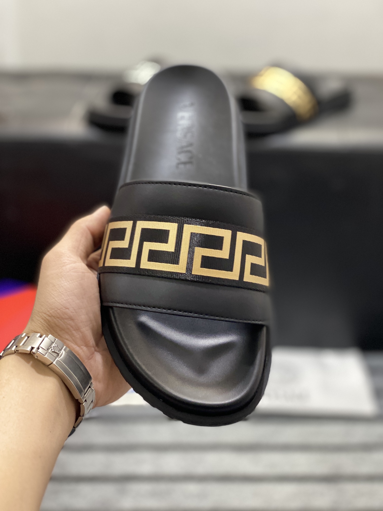 [VERSACE - Versace] P: Tamaño 38-45 top generación de compra de los hombres de primavera y verano za