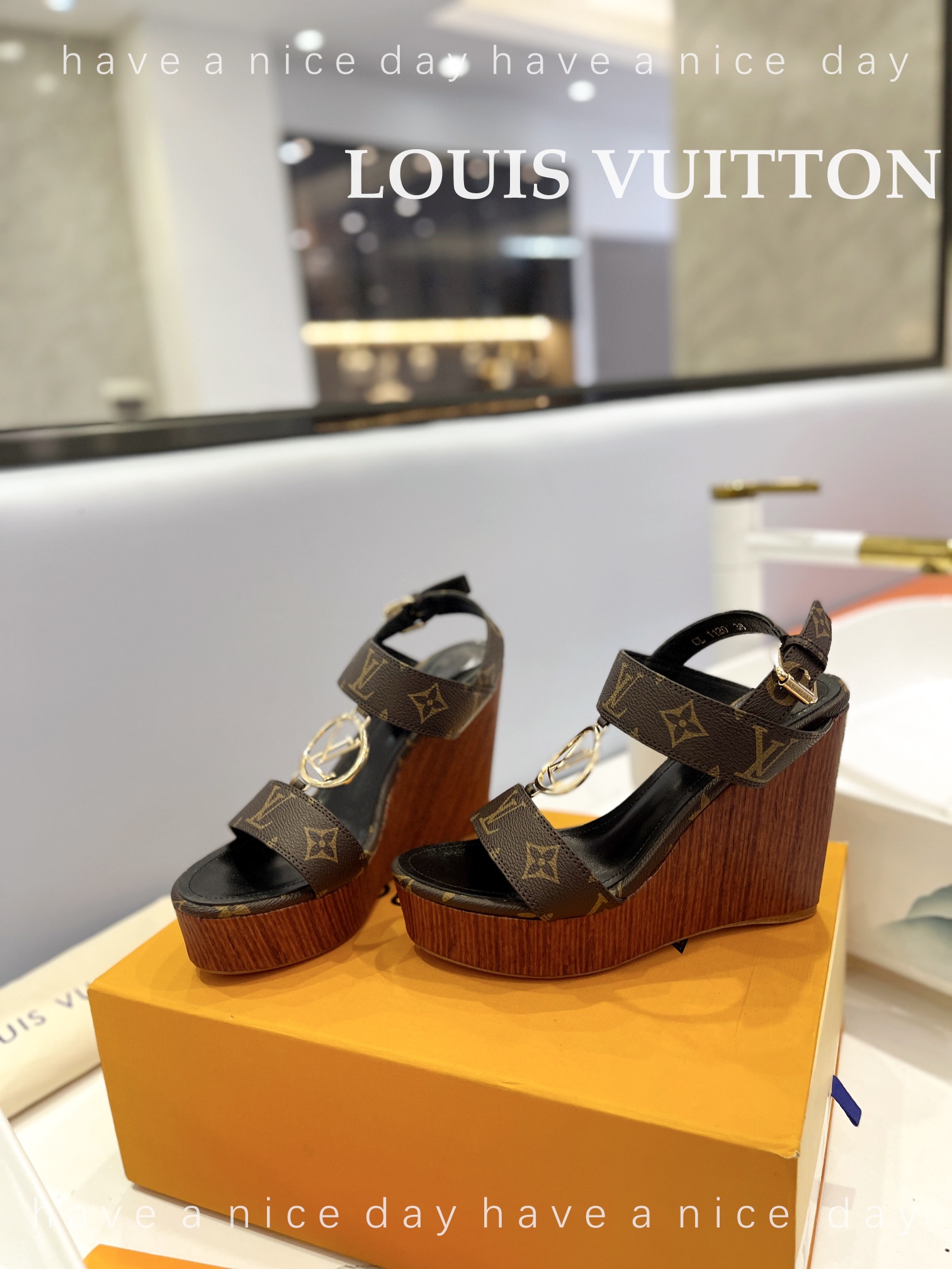 NO:232588,Donkey brand drive high quality counter synchronization, wash encrypted bark pattern, high quality hanging plated hardware imported cowhide   hardware buckle Inner mixed cotton sheeplite Private original mold opening water table Outsole Italian leather outsole Size 35-42 Front height 3cm, rear height 10cm Five colors Drawer box packaging, sandals, louis vuitton, sandals, cowhide, Leather soles19860909驴牌 驾到 高品质 专柜同步,水洗加密树皮纹、高品质挂镀五金 面进口牛皮 五金饰扣 内里混合棉羊里 私家原版开模水台 大底意大利真皮大底 码数35-42 前高度3cm,后高度10cm 五个颜色 抽屉盒包装,凉鞋,louis vuitton,sandals,cowhide,Leather soles,Women's Shoes