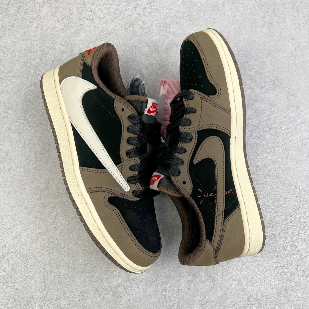 图片[3]-零售💰200 ＃KZ神版福利回馈‼Travis Scott x Air Jordan AJ1 Low OG SP TS联名深棕倒钩低帮 CQ4277-001 毫无疑问市场中端王者 耗时半年巨作 全套原纸板楦头开发 确保原汁原味 完美呈现倒钩版型 原档案转印油墨一体 东莞原厂磨具大底独家尺码35.5 48.5 一码一磨具拒绝假半码 此版本只针对中端市场 皮料材质有所更替 其他数据细节工艺流程均保持一致 绝不口嗨 细节品控鞋型随意秒杀市面3XX 4XX 原盒原配 外盒透明胶套 内侧字体 工整带凹凸感 原厂拉帮工艺 针距密度一致 后跟弧度收口自然不对折 极致一眼正品既视感 进口玻璃冲刀皮料裁剪零毛边 承诺百分百一致原鞋 全鞋电脑针车工艺 进口港宝加持 后跟自然饱满 全鞋荧光划线卡点 追求极致完美 每一双都是工艺品 多重QC质检 超越公司货的品控标准 实实在在的免检产品 SIZE：35.5 36 36.5 37.5 38 38.5 39 40 40.5 41 42 42.5 43 44 44.5 45 46 47.5 48.5 编码：by2936000-运动鞋