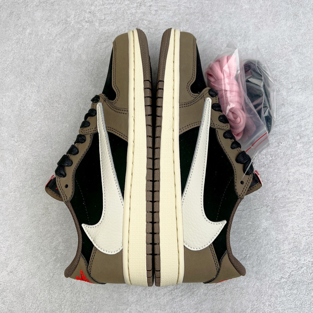 图片[4]-零售💰200 ＃KZ神版福利回馈‼Travis Scott x Air Jordan AJ1 Low OG SP TS联名深棕倒钩低帮 CQ4277-001 毫无疑问市场中端王者 耗时半年巨作 全套原纸板楦头开发 确保原汁原味 完美呈现倒钩版型 原档案转印油墨一体 东莞原厂磨具大底独家尺码35.5 48.5 一码一磨具拒绝假半码 此版本只针对中端市场 皮料材质有所更替 其他数据细节工艺流程均保持一致 绝不口嗨 细节品控鞋型随意秒杀市面3XX 4XX 原盒原配 外盒透明胶套 内侧字体 工整带凹凸感 原厂拉帮工艺 针距密度一致 后跟弧度收口自然不对折 极致一眼正品既视感 进口玻璃冲刀皮料裁剪零毛边 承诺百分百一致原鞋 全鞋电脑针车工艺 进口港宝加持 后跟自然饱满 全鞋荧光划线卡点 追求极致完美 每一双都是工艺品 多重QC质检 超越公司货的品控标准 实实在在的免检产品 SIZE：35.5 36 36.5 37.5 38 38.5 39 40 40.5 41 42 42.5 43 44 44.5 45 46 47.5 48.5 编码：by2936000-运动鞋