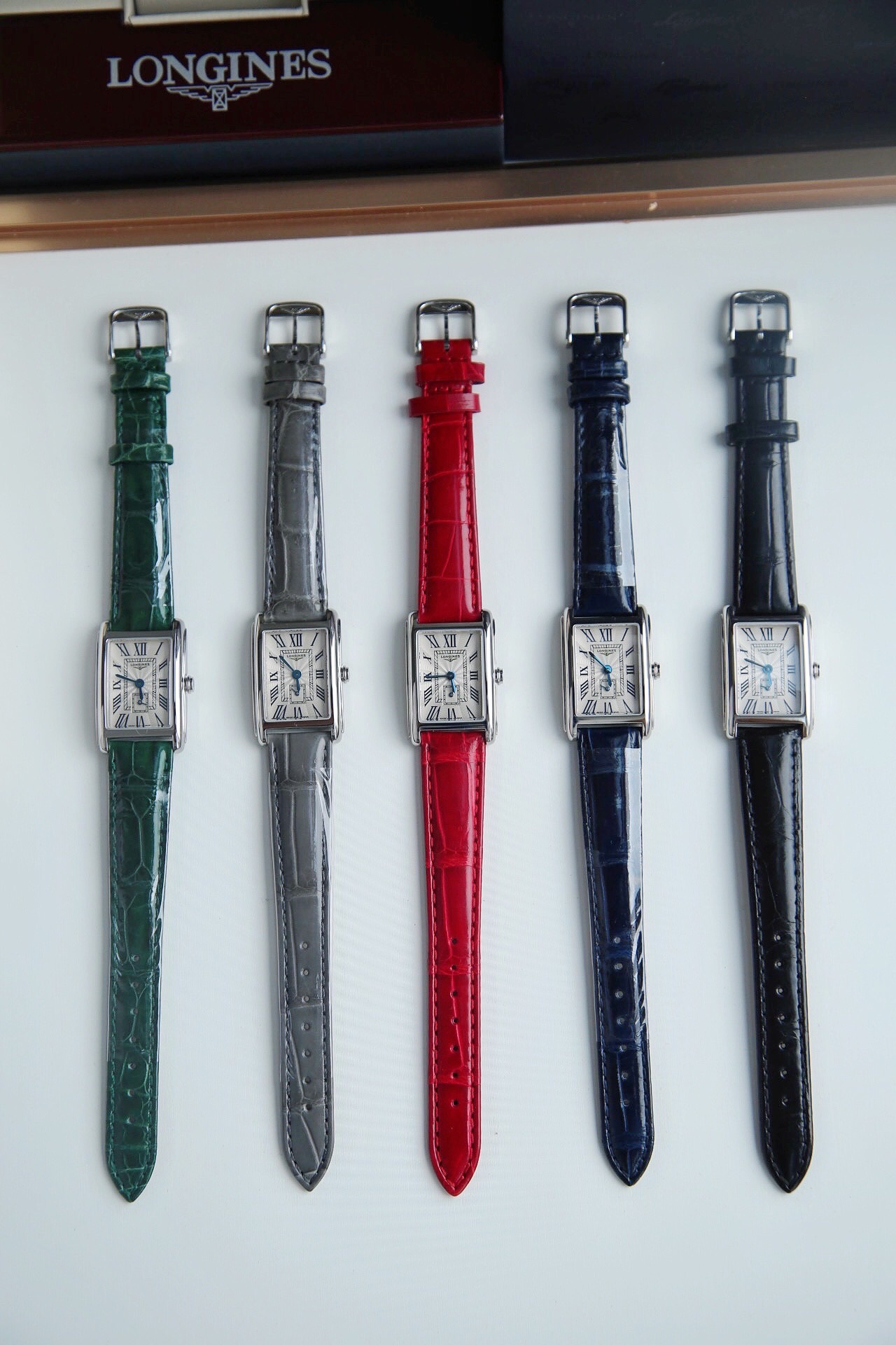 Winners Edition: Ishi Ying’s Elegant Wristwatch with Unique Features - 图片 4