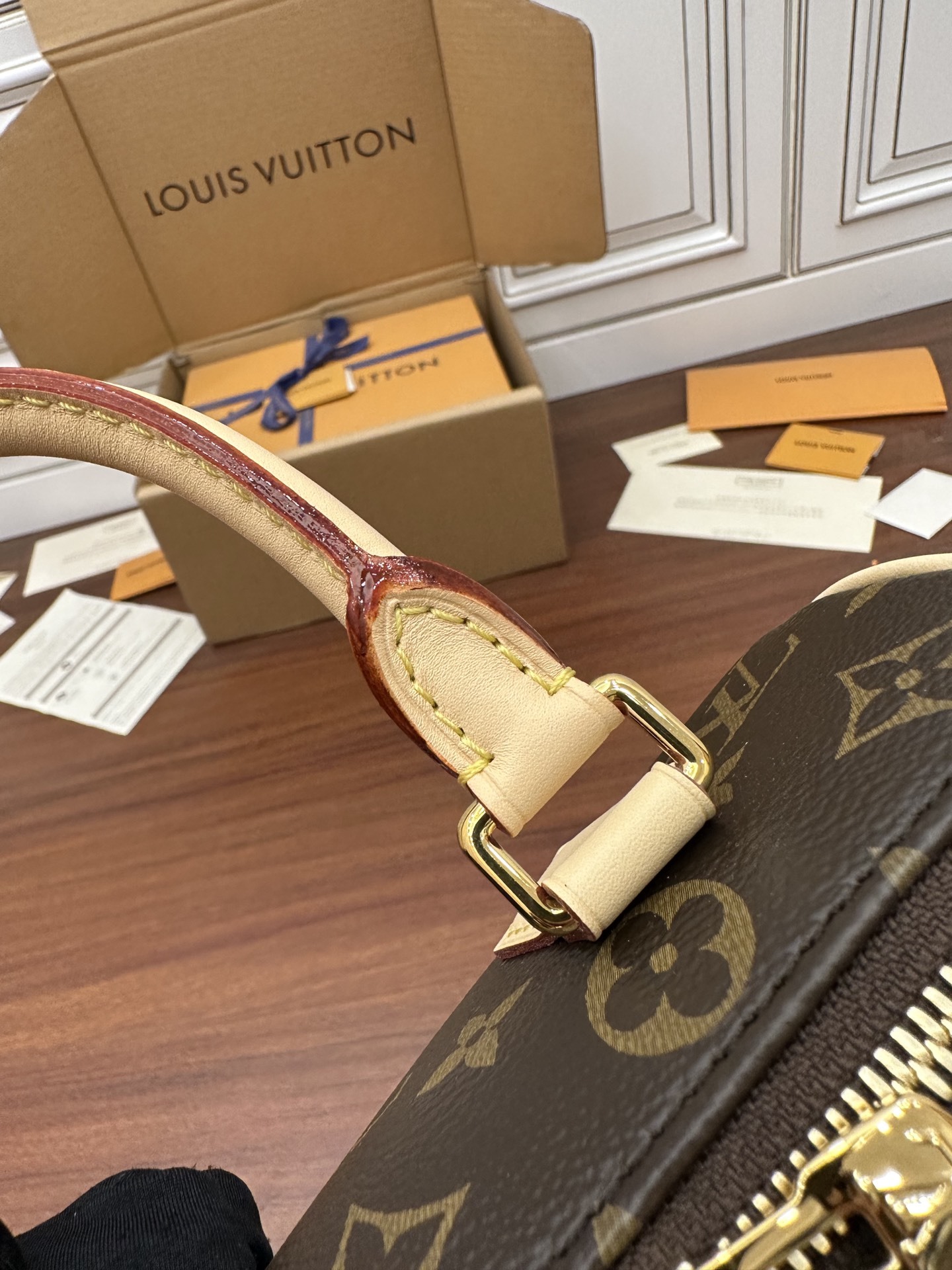 独家首发型号M46222特级加强版品质提升专柜同步电子芯片内码礼品袋保护纸铜版电子标签合格证皮料是正品代