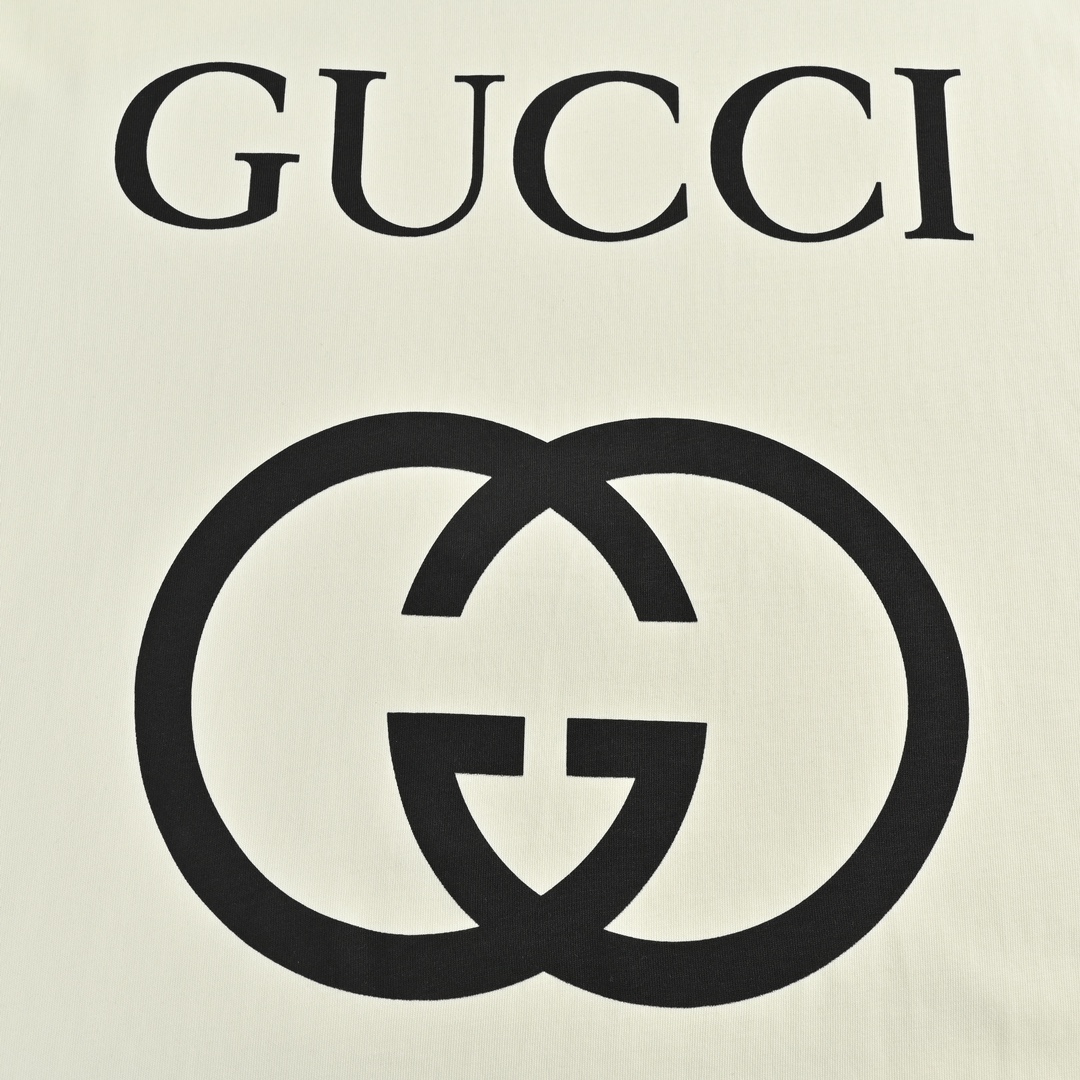 140 Gucci/古驰 经典双G互扣印花短袖 面料采用32支双纱平纹无尘蚀毛针织棉