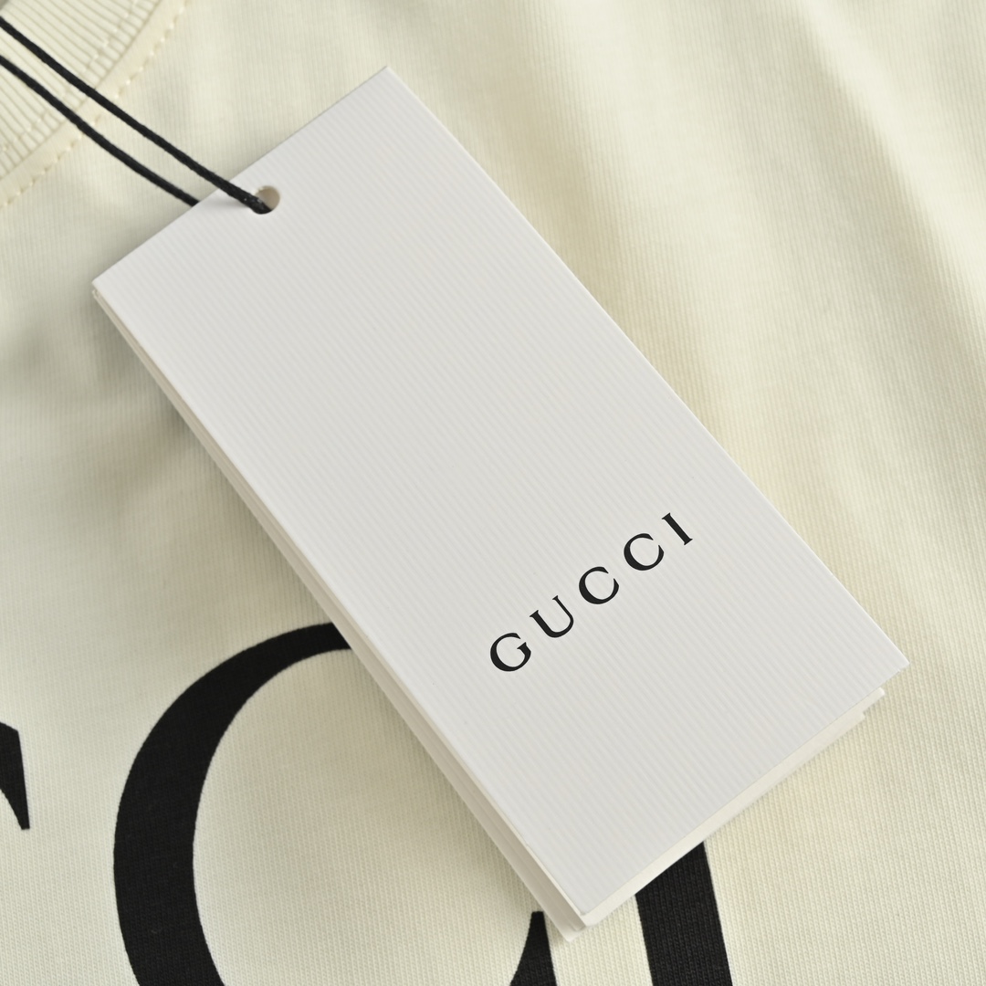 140 Gucci/古驰 经典双G互扣印花短袖 面料采用32支双纱平纹无尘蚀毛针织棉