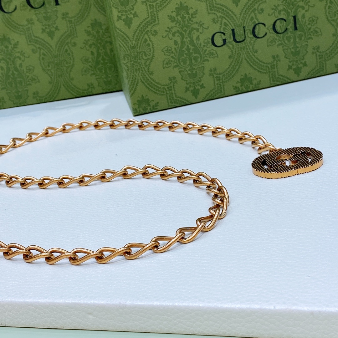 gucci23古金色调金属刻花配件互