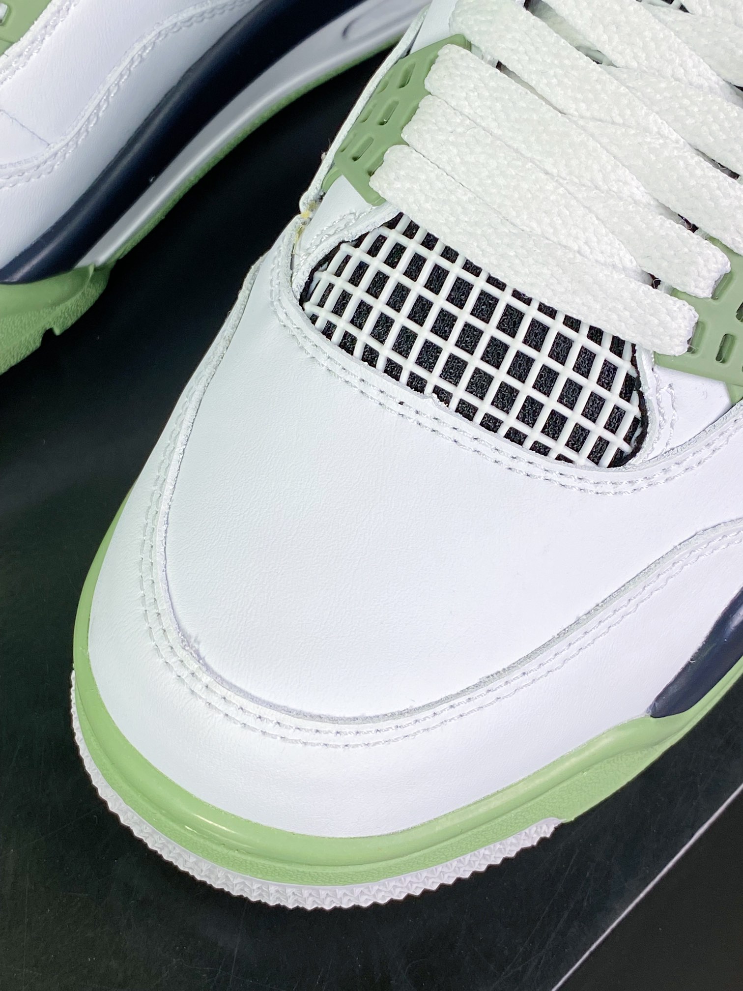 240 Wmns Air Jordan 4 Retro”Oil Green/Seafoam”篮球鞋“白黑绿鼠尾草”AQ9129-103