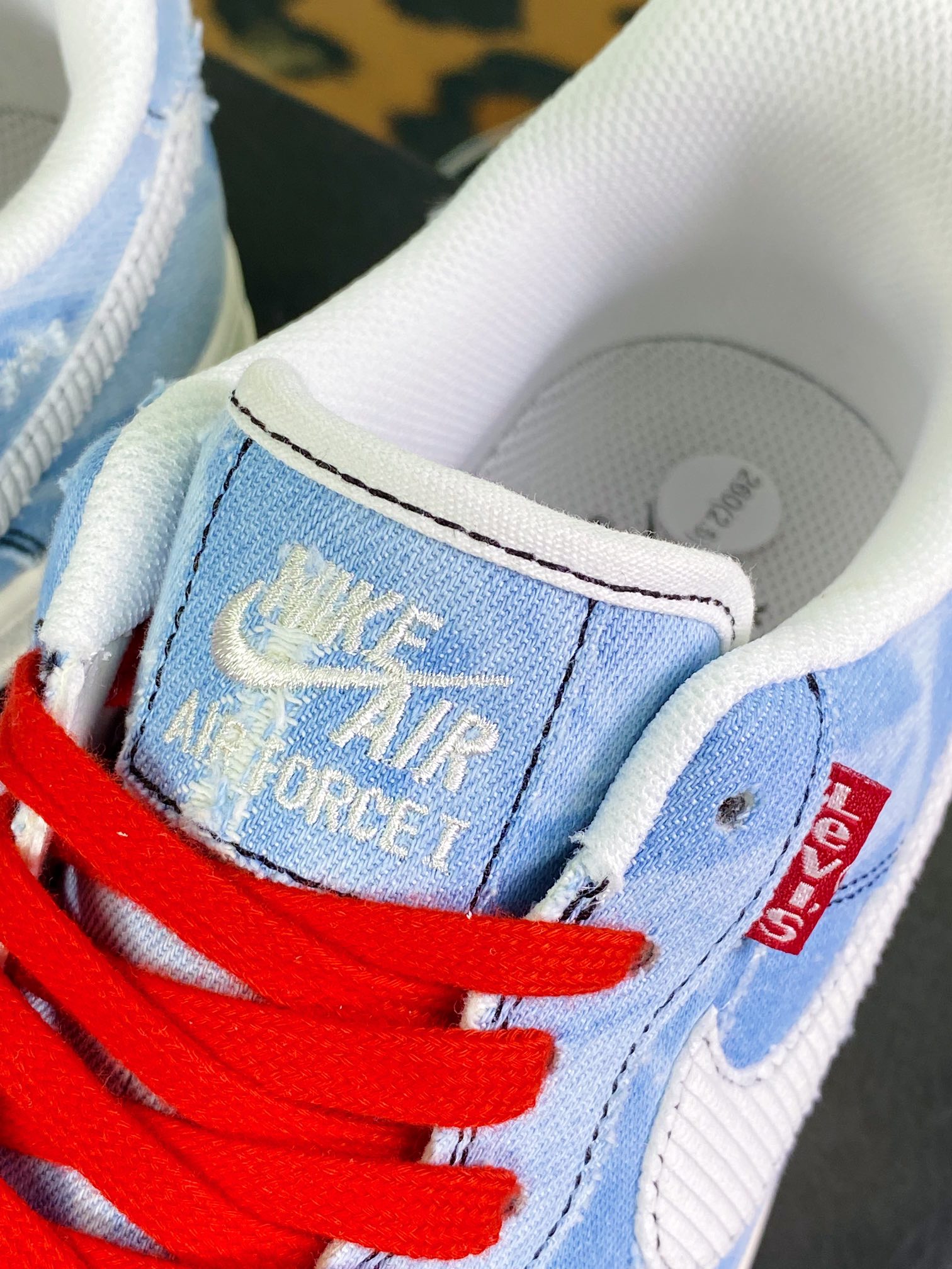 240 Levi's x 【Nike】 Air Force 1 07 Low”Exclusive Denim”空军一号经“水洗浅蓝白磨破牛仔布”LE5050-012