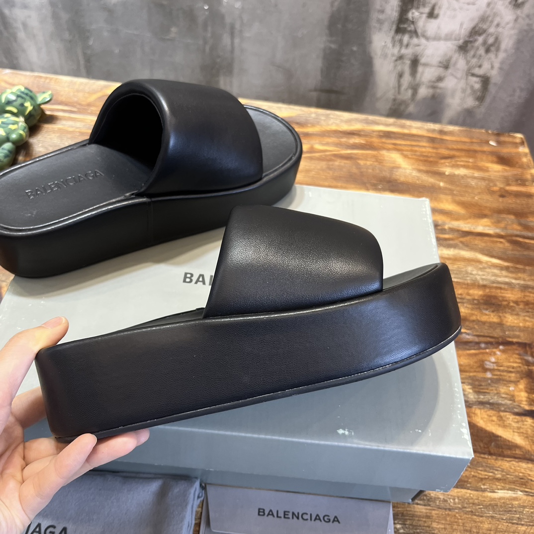 Balenciaga 巴黎世家 ～23vs春夏松糕厚底 凉拖系列…