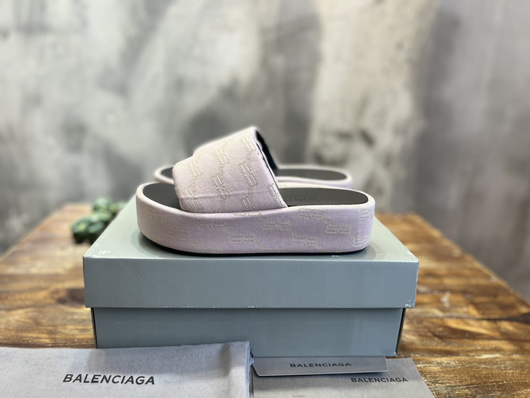 Balenciaga 巴黎世家 ～23vs春夏松糕厚底 凉拖系列…