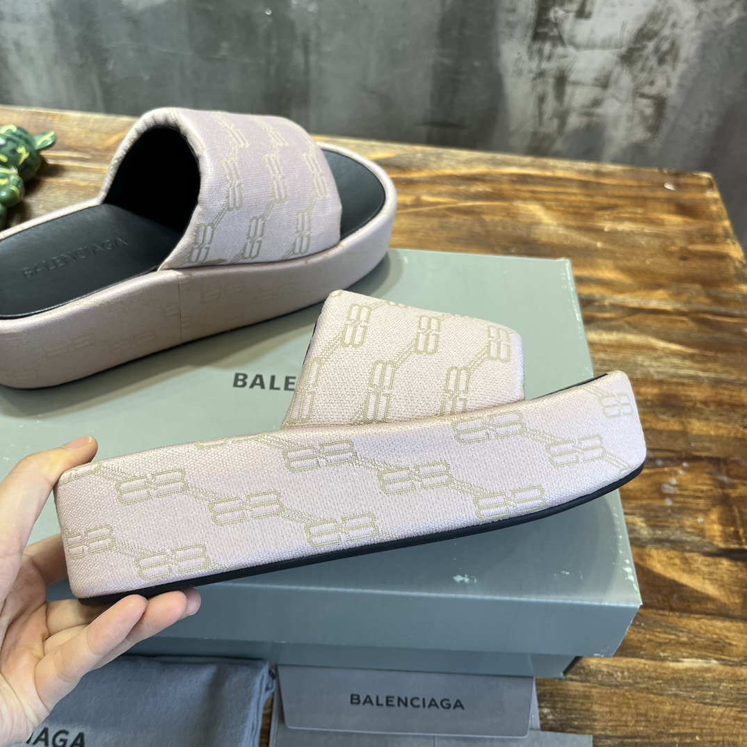 Balenciaga 巴黎世家 ～23vs春夏松糕厚底 凉拖系列…