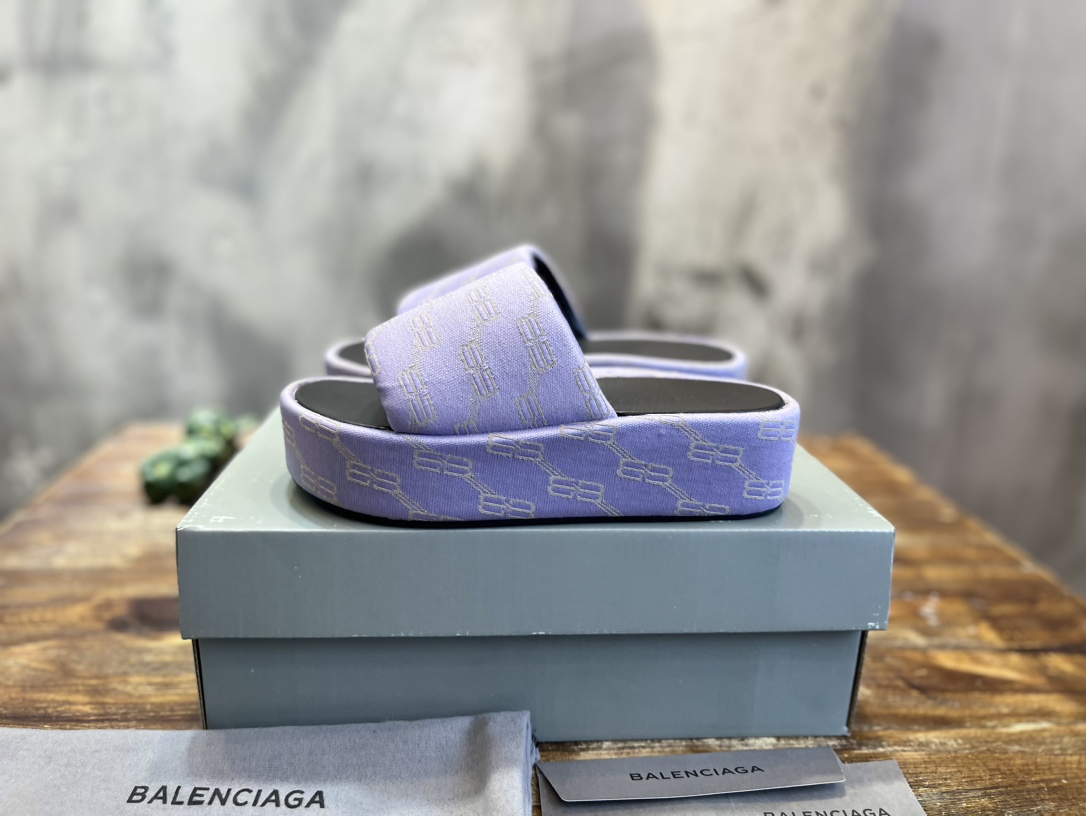 Balenciaga 巴黎世家 ～23vs春夏松糕厚底 凉拖系列…