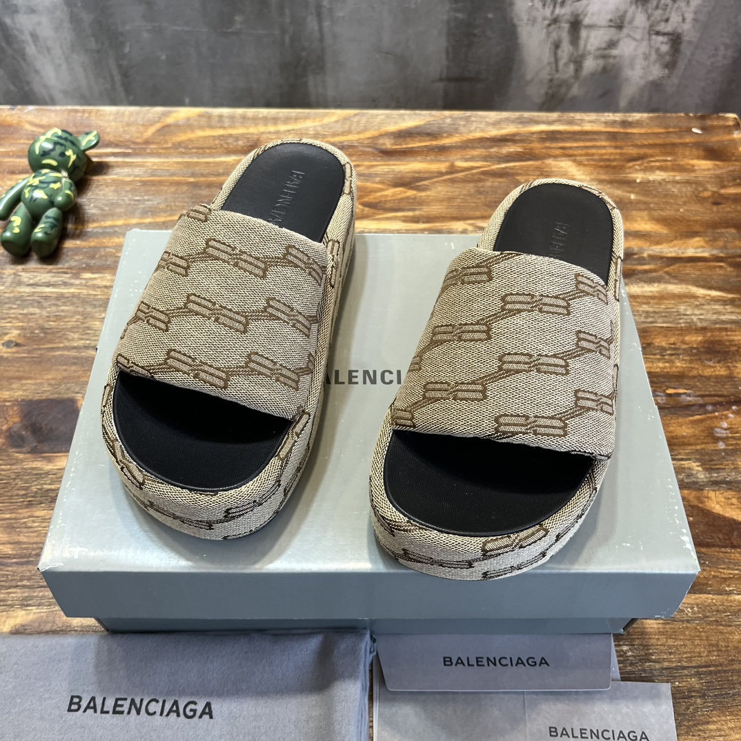 Balenciaga 巴黎世家 ～23vs春夏松糕厚底 凉拖系列…