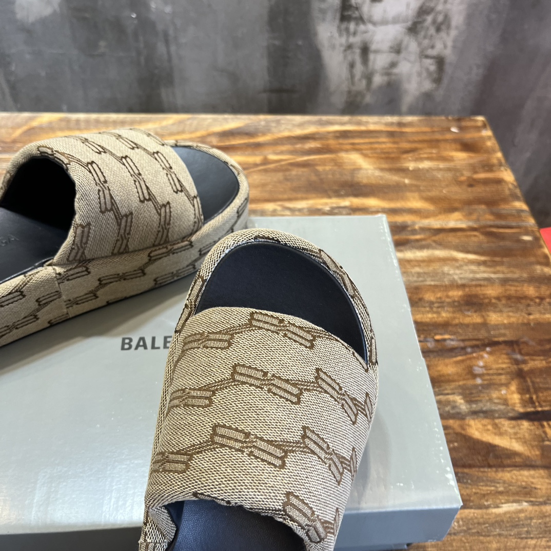 Balenciaga 巴黎世家 ～23vs春夏松糕厚底 凉拖系列…