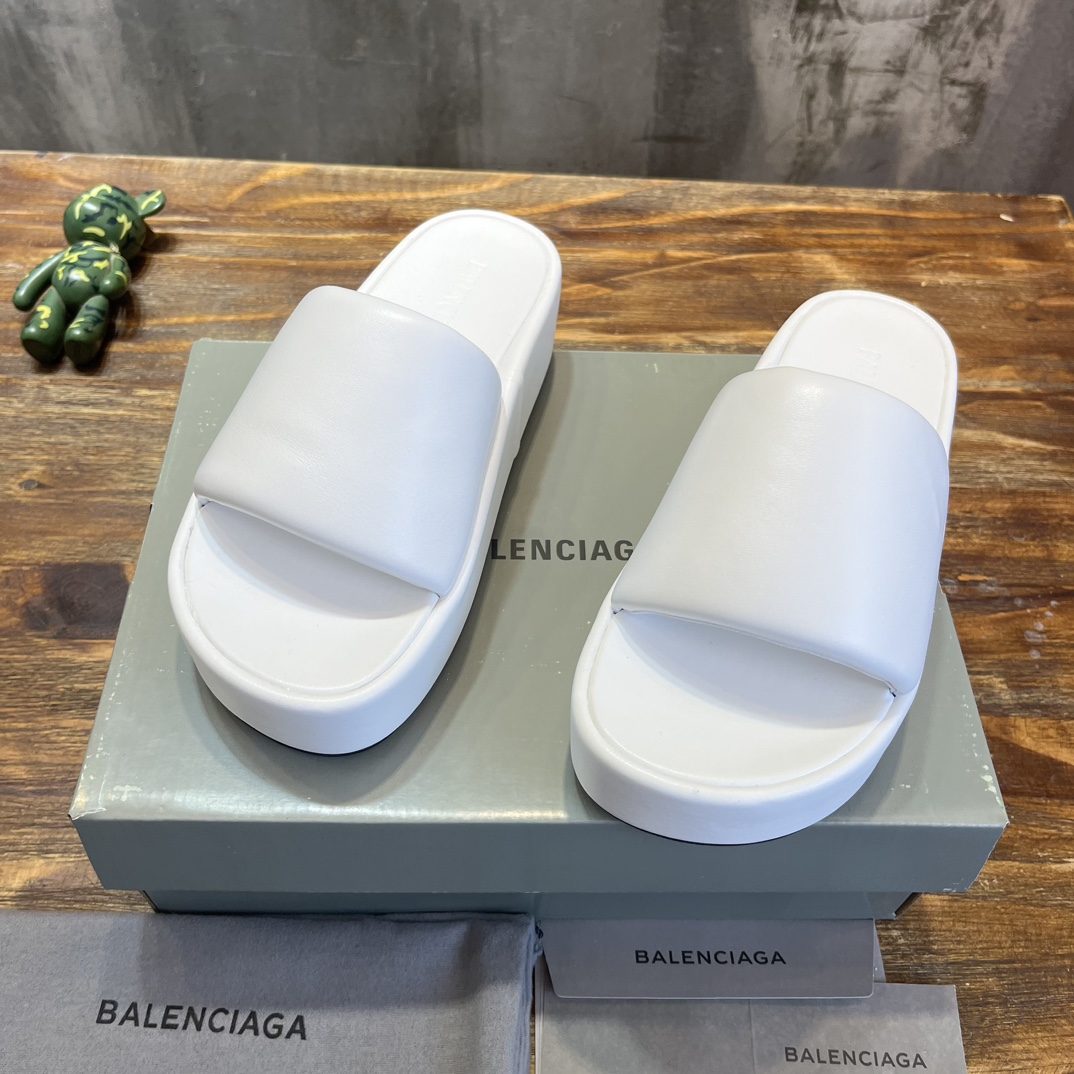 Balenciaga 巴黎世家 ～23vs春夏松糕厚底 凉拖系列…