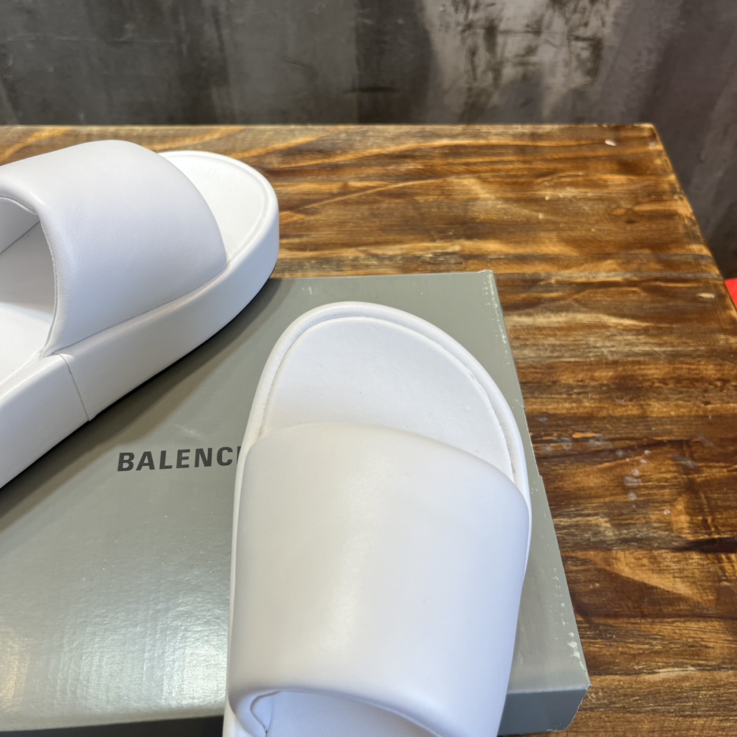 Balenciaga 巴黎世家 ～23vs春夏松糕厚底 凉拖系列…