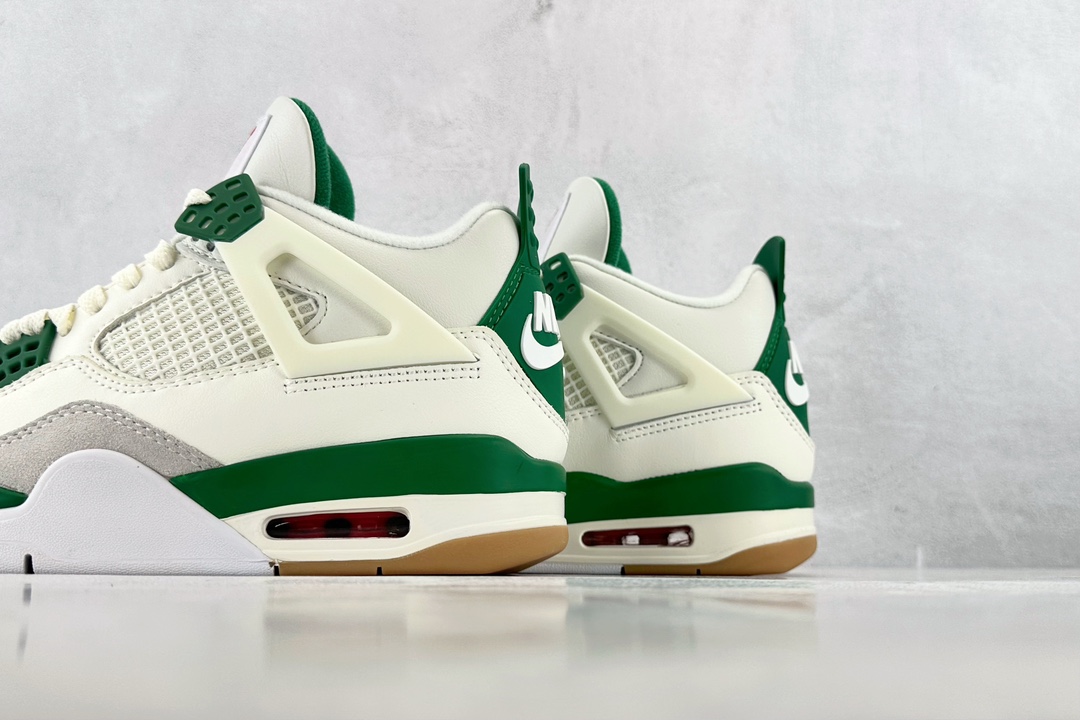 280 Nike SB x Air Jordan 4 Retro “Pine Green”绿松石 DR5415-103