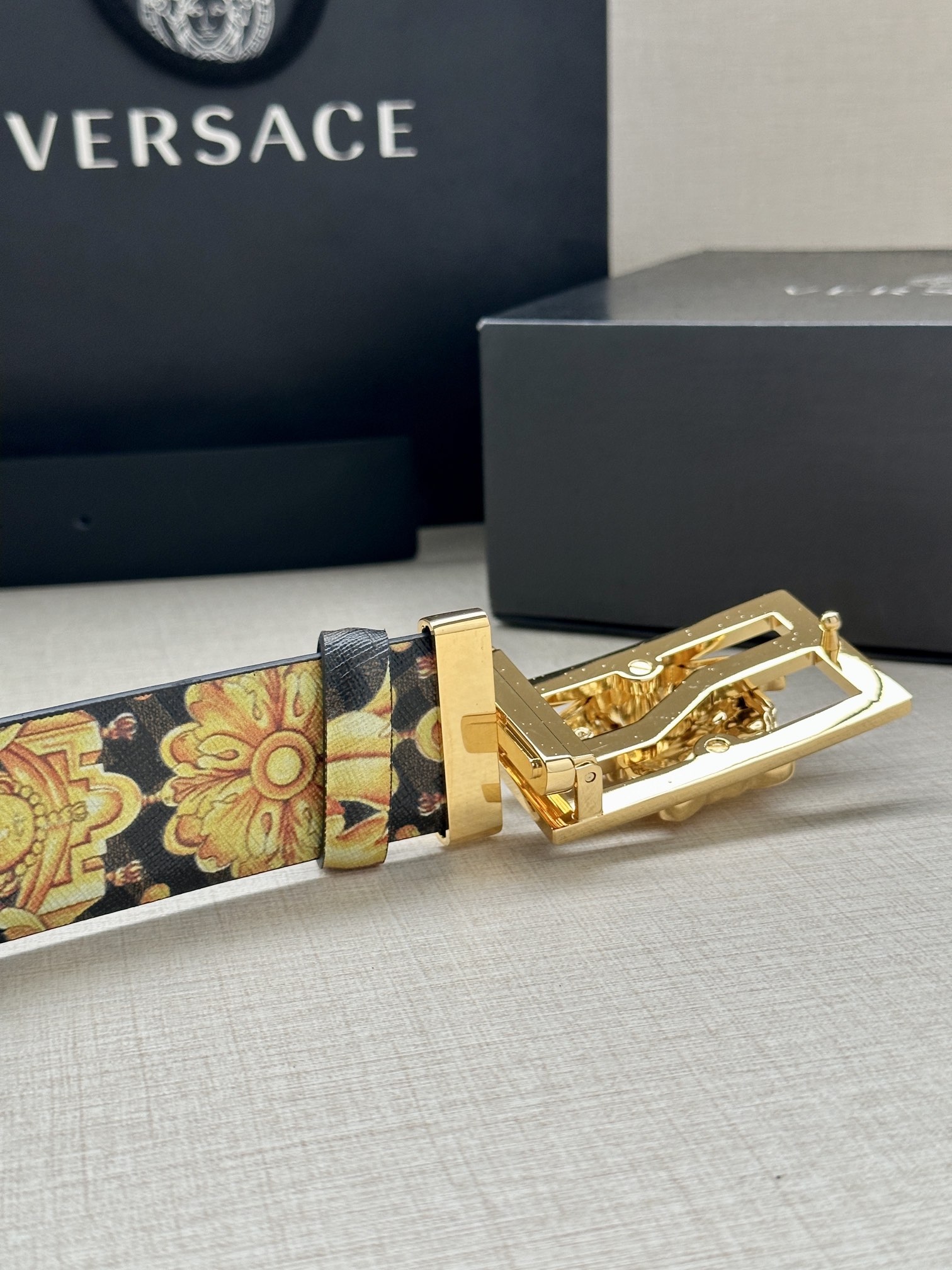 宽度3.8cmVERSACE/FENDI标志造型宽皮带联名钉扣/旋转式美人头扣范思哲原版进3D打印花绘印