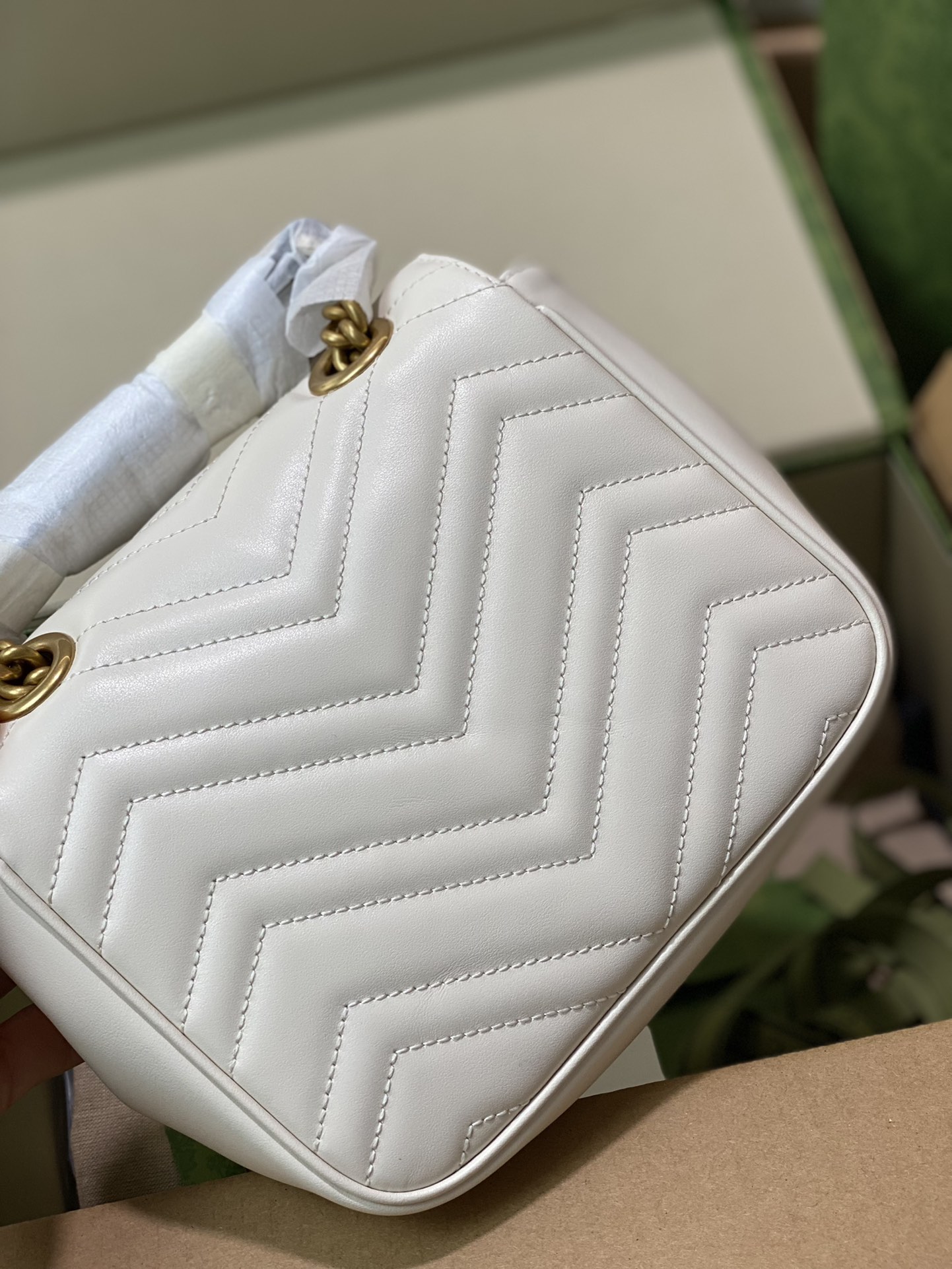 。发货实拍，原厂皮𝗚𝗚 𝗠𝗮𝗿𝗺𝗼𝗻𝘁方胖子✈️739682白色
