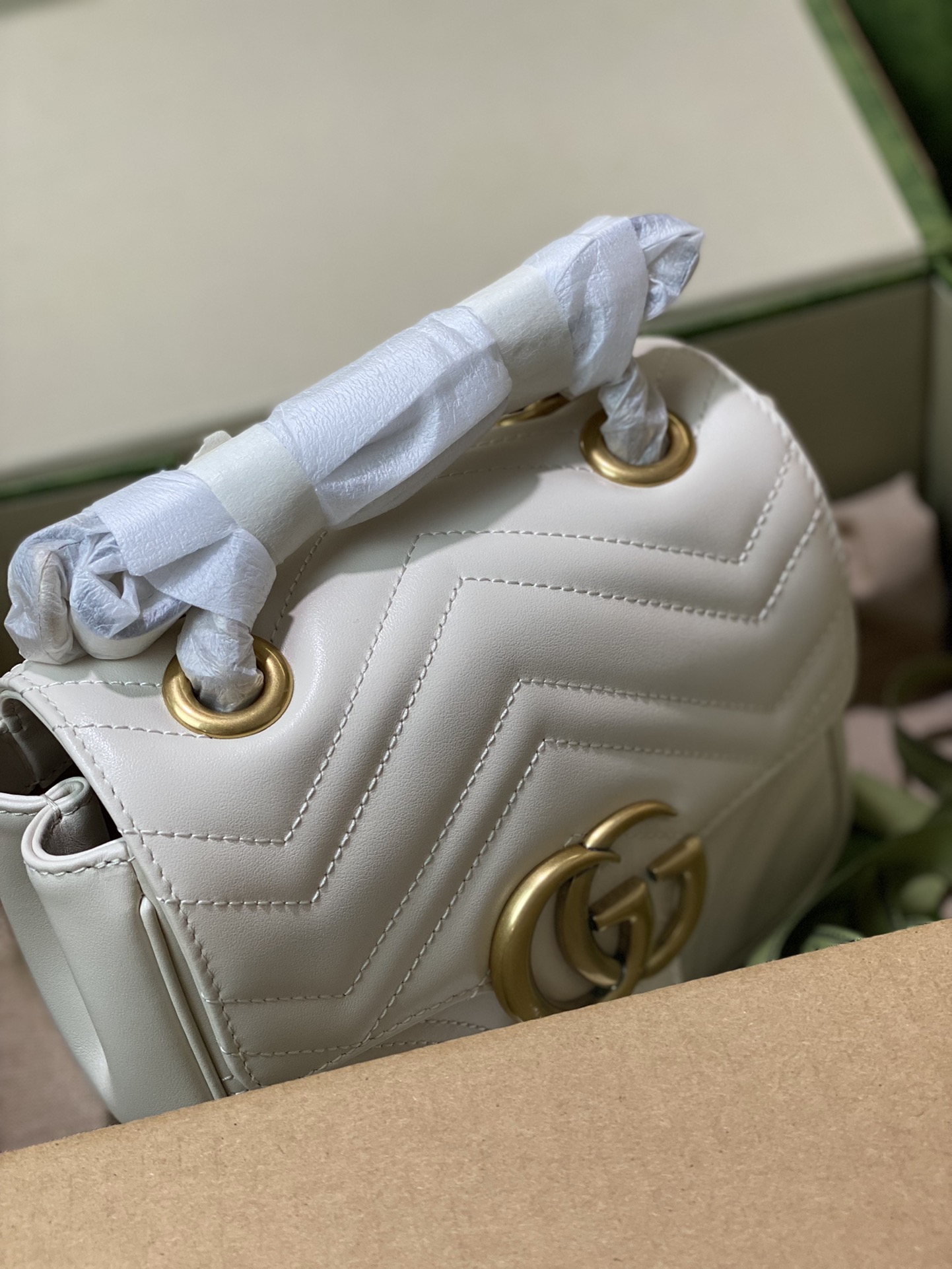 。发货实拍，原厂皮𝗚𝗚 𝗠𝗮𝗿𝗺𝗼𝗻𝘁方胖子✈️739682白色
