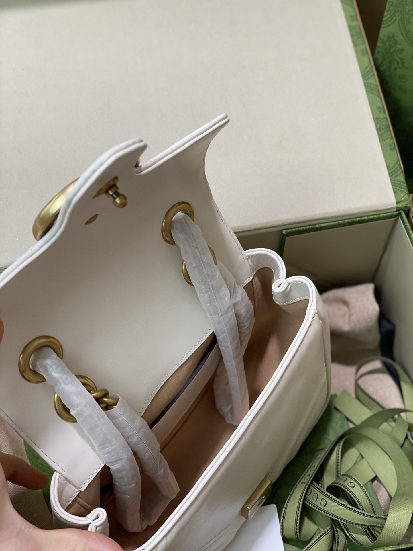 。发货实拍，原厂皮𝗚𝗚 𝗠𝗮𝗿𝗺𝗼𝗻𝘁方胖子✈️739682白色
