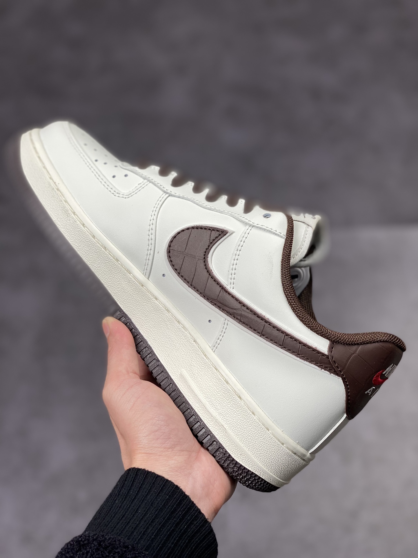 230 Nike Air Force 1 Low 07 米酒红鳄鱼皮 CM9612-023