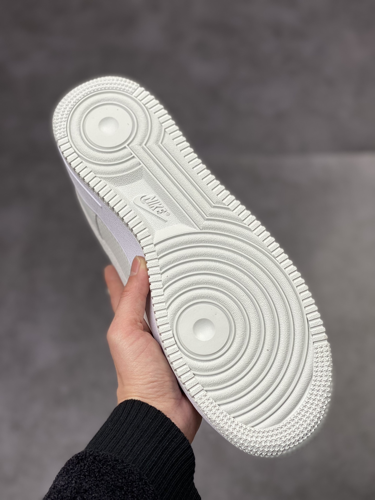 210 Nike Air Force 1 Low 07 x Slam Jam 联名白灰 DX5590-100