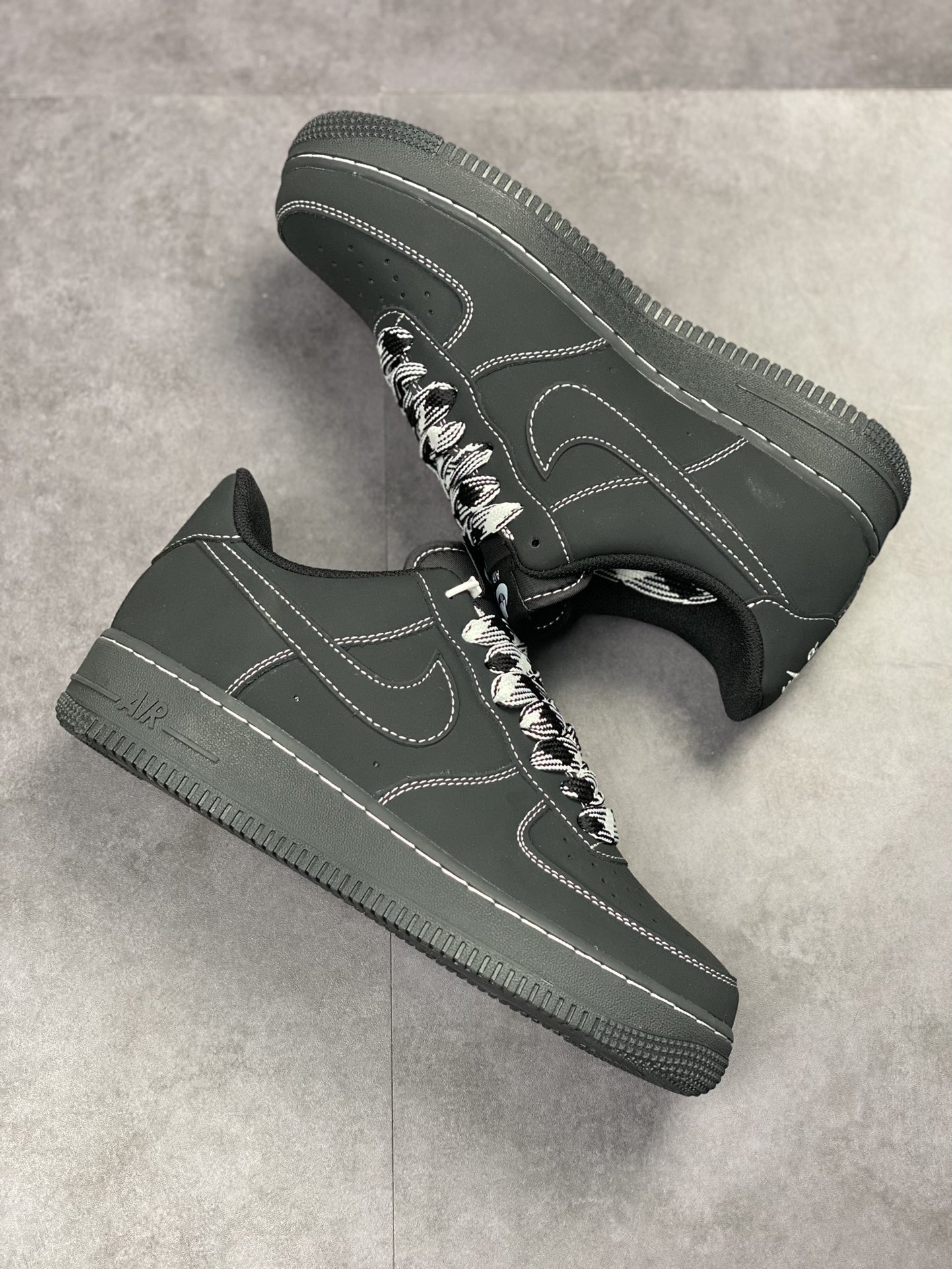 250 Nike Air Force 1 Low 07 黑武士白缝线 HW2636-079