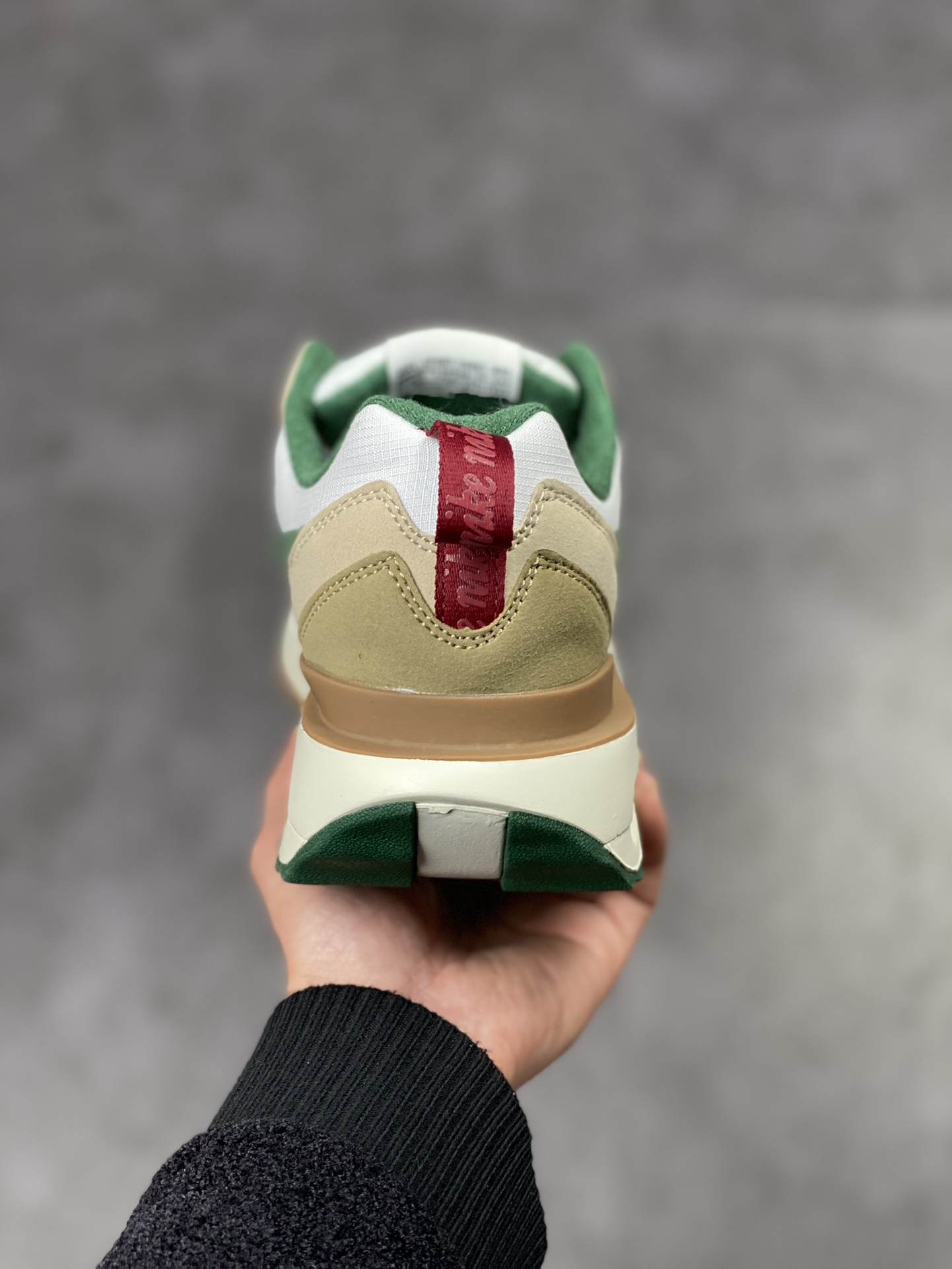 150 NIKE Air Max Dawn 黎明系列 性价比 低帮气垫百搭休闲运动慢跑鞋 FB7158-131