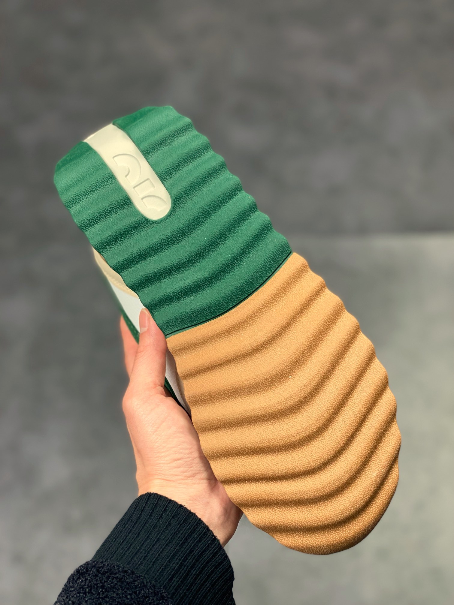 150 NIKE Air Max Dawn 黎明系列 性价比 低帮气垫百搭休闲运动慢跑鞋 FB7158-131