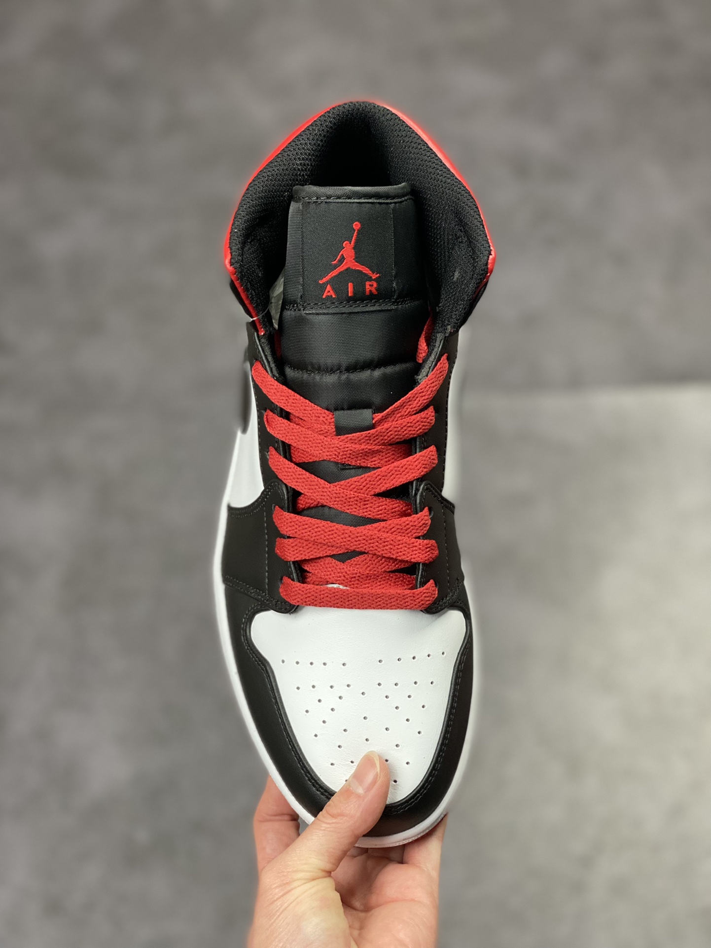 220 Air Jordan 1 Mid 黑白红脚趾 中帮系列 DQ8423-106