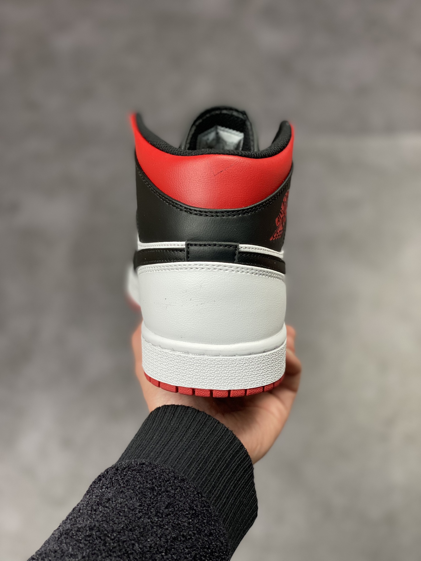 220 Air Jordan 1 Mid 黑白红脚趾 中帮系列 DQ8423-106