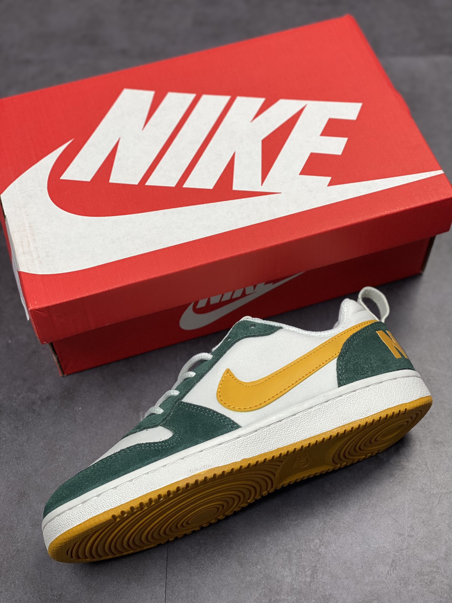 140 Nike Court Borough Low 2 白绿黄 独家全头层版本844881-100