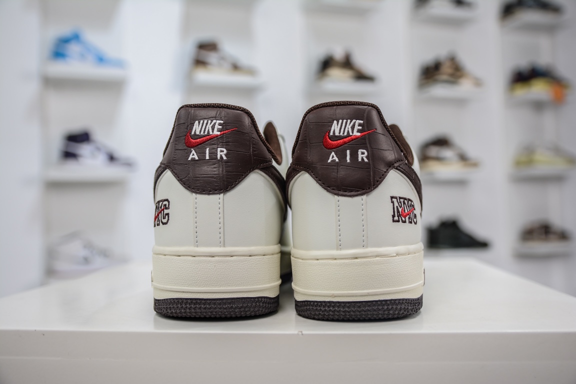 240 海外限量发售 Nike Air Force 1 07 Low “米酒红鳄鱼皮”纽约CM9612-023