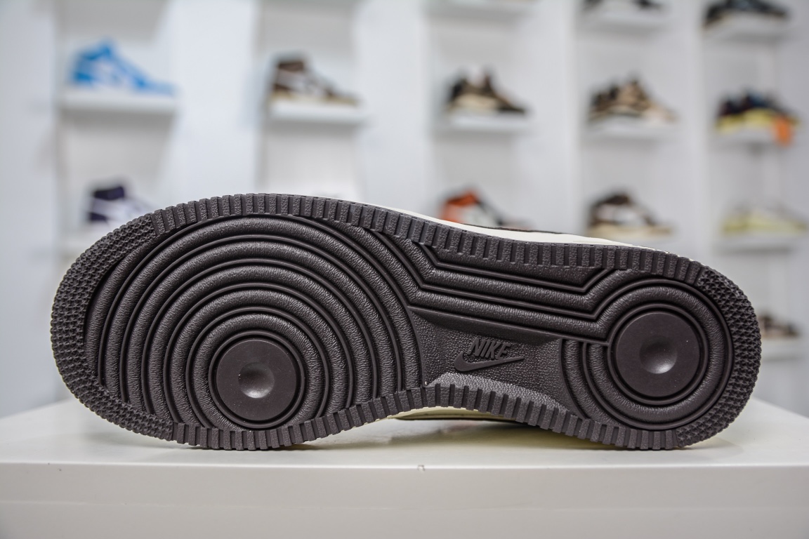 240 海外限量发售 Nike Air Force 1 07 Low “米酒红鳄鱼皮”纽约CM9612-023