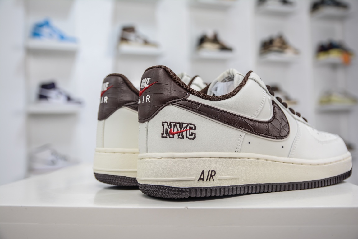 240 海外限量发售 Nike Air Force 1 07 Low “米酒红鳄鱼皮”纽约CM9612-023