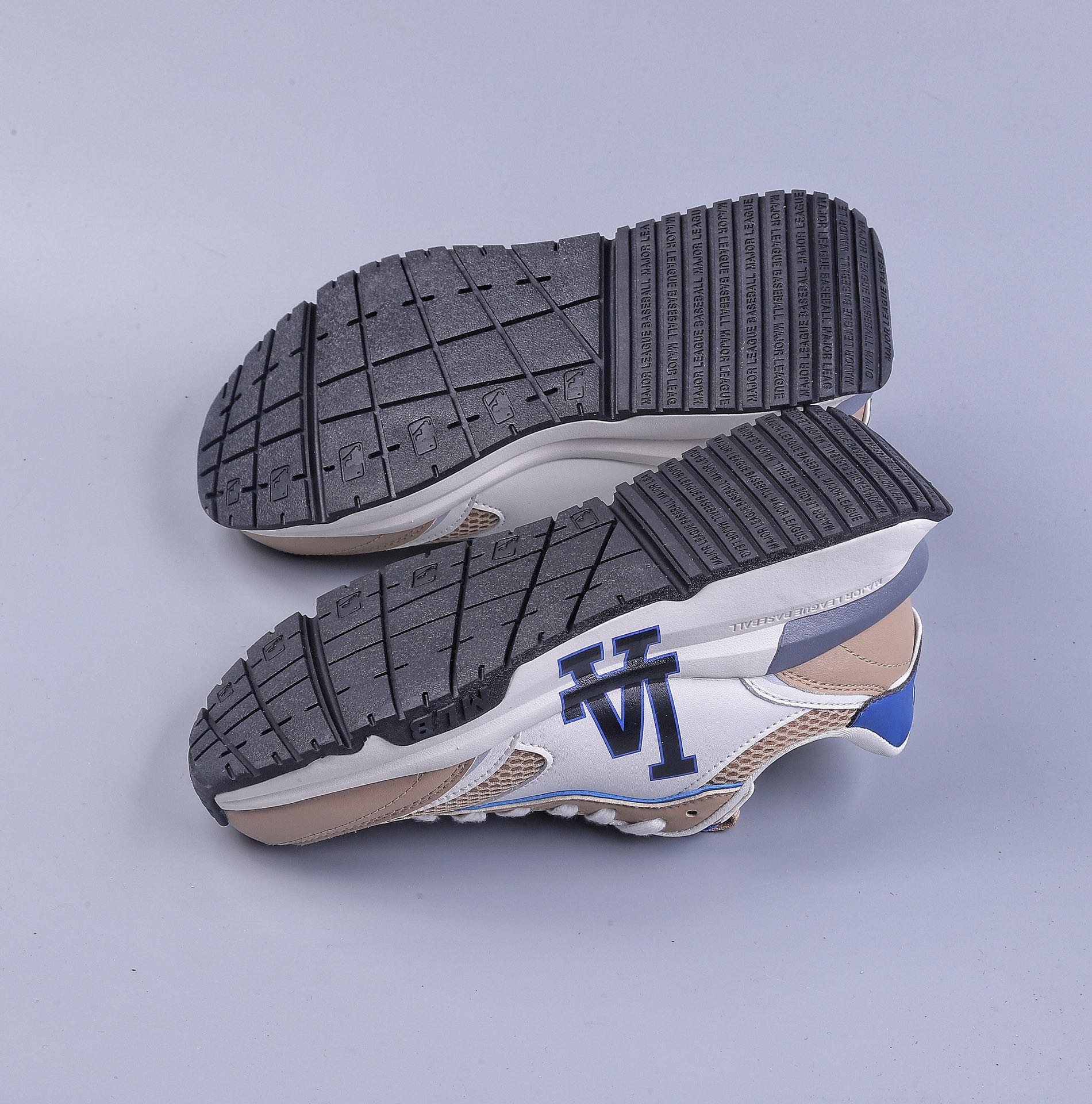 MLB BigBall Chunky New York Yankees Heightened Retro Style Printed Dad Shoes