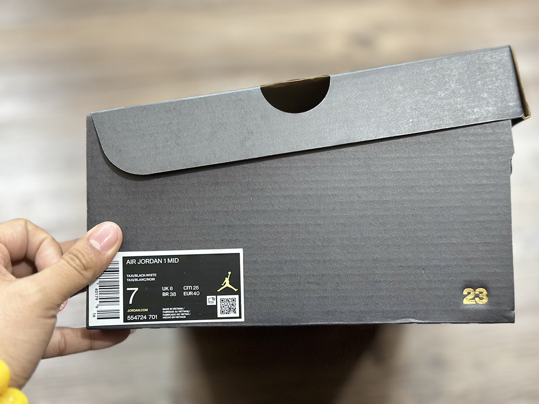 220 Nike Air Jordan 1 mid AJ中帮 黑黄 554724-701