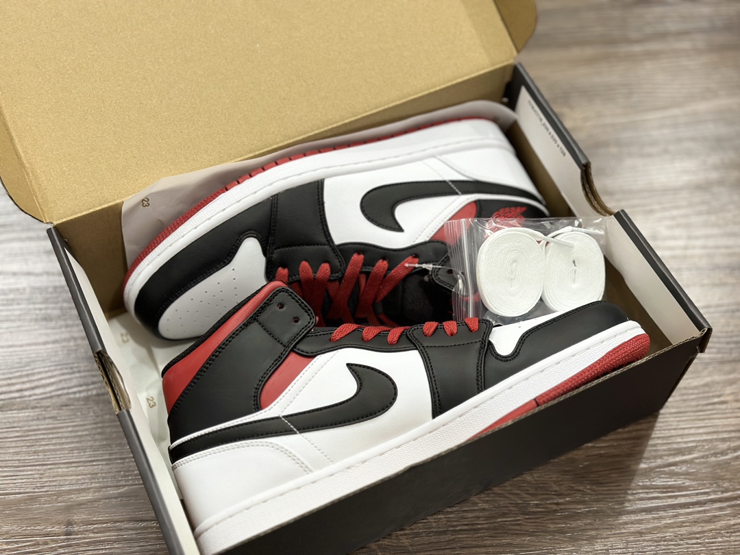 220 Nike Air Jordan 1 mid AJ中帮 黑白红 DQ8423-106