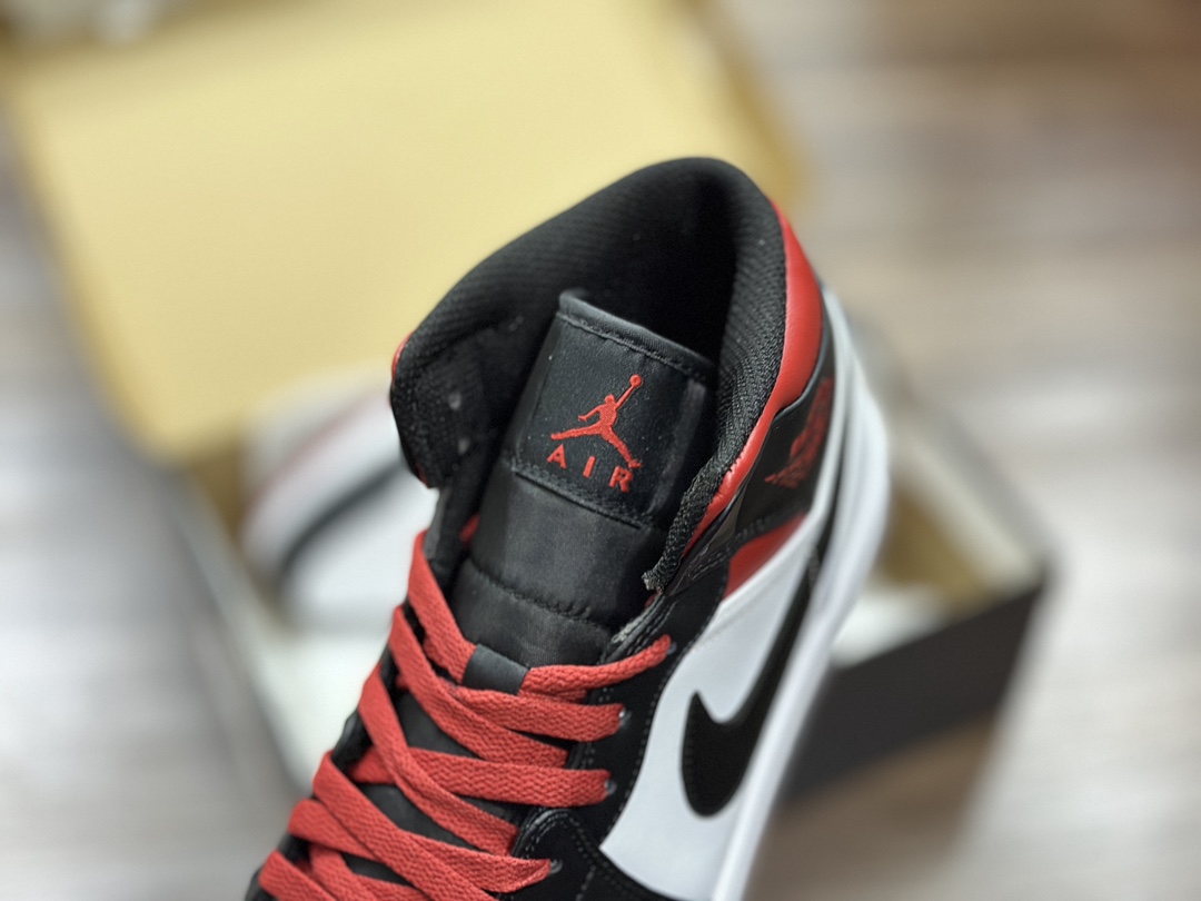 220 Nike Air Jordan 1 mid AJ中帮 黑白红 DQ8423-106