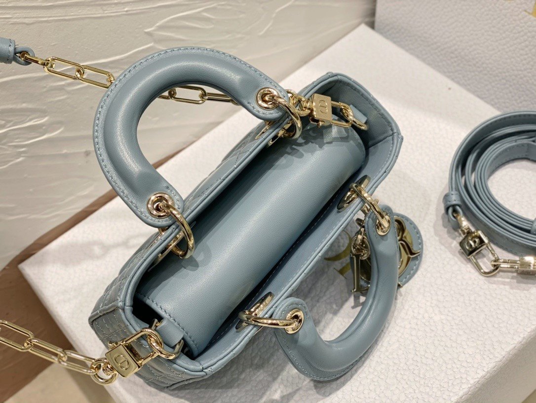 迪奥Dior顶级进口原厂羊皮横款戴妃包️超迷你Diord-joy天际蓝️这款LadyD-Joy手袋诠释了