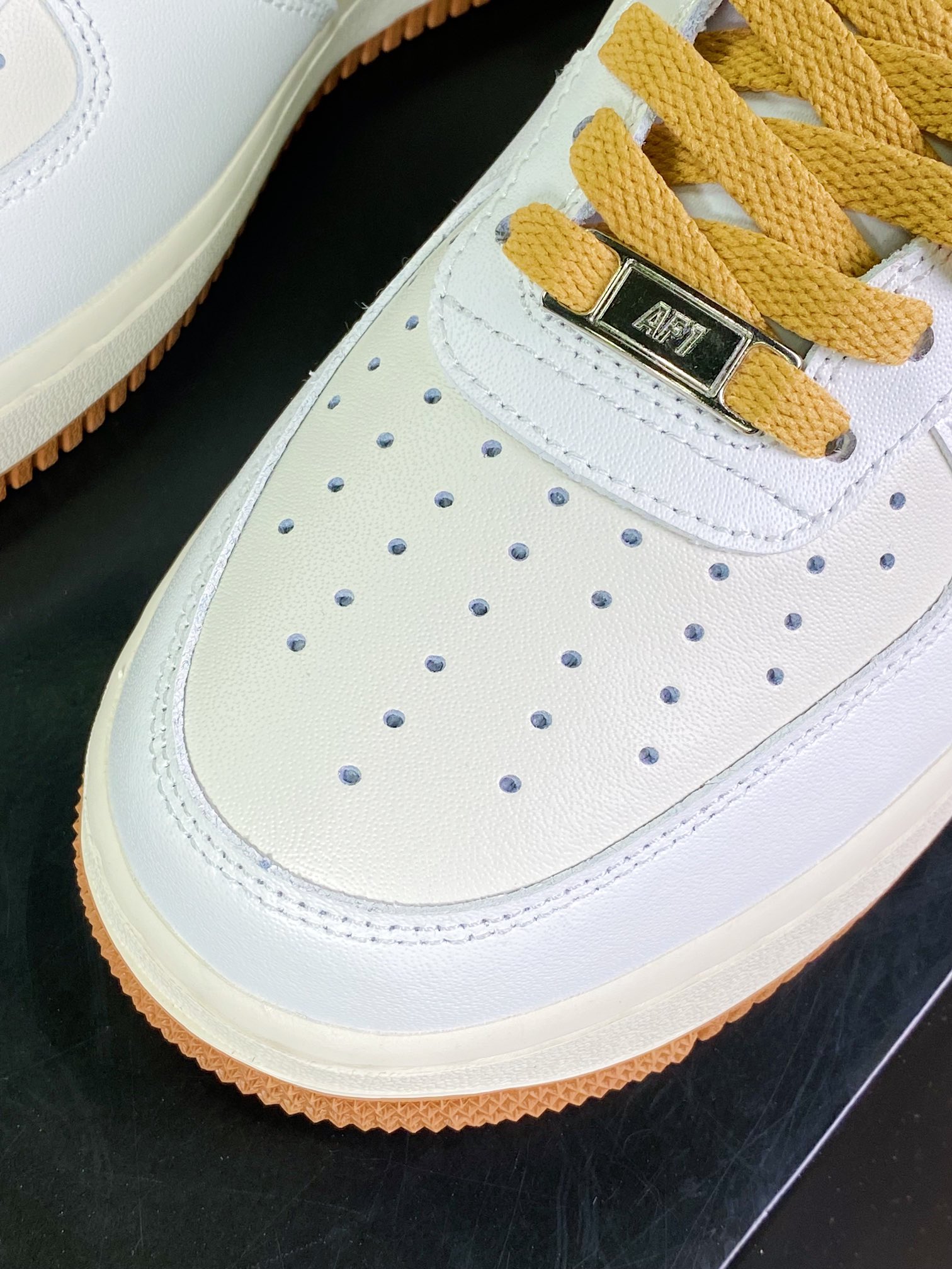 200  Air Force 1’07 Low”White/Sand/Brown”空军一号“皮革白黄深棕YY3188-103