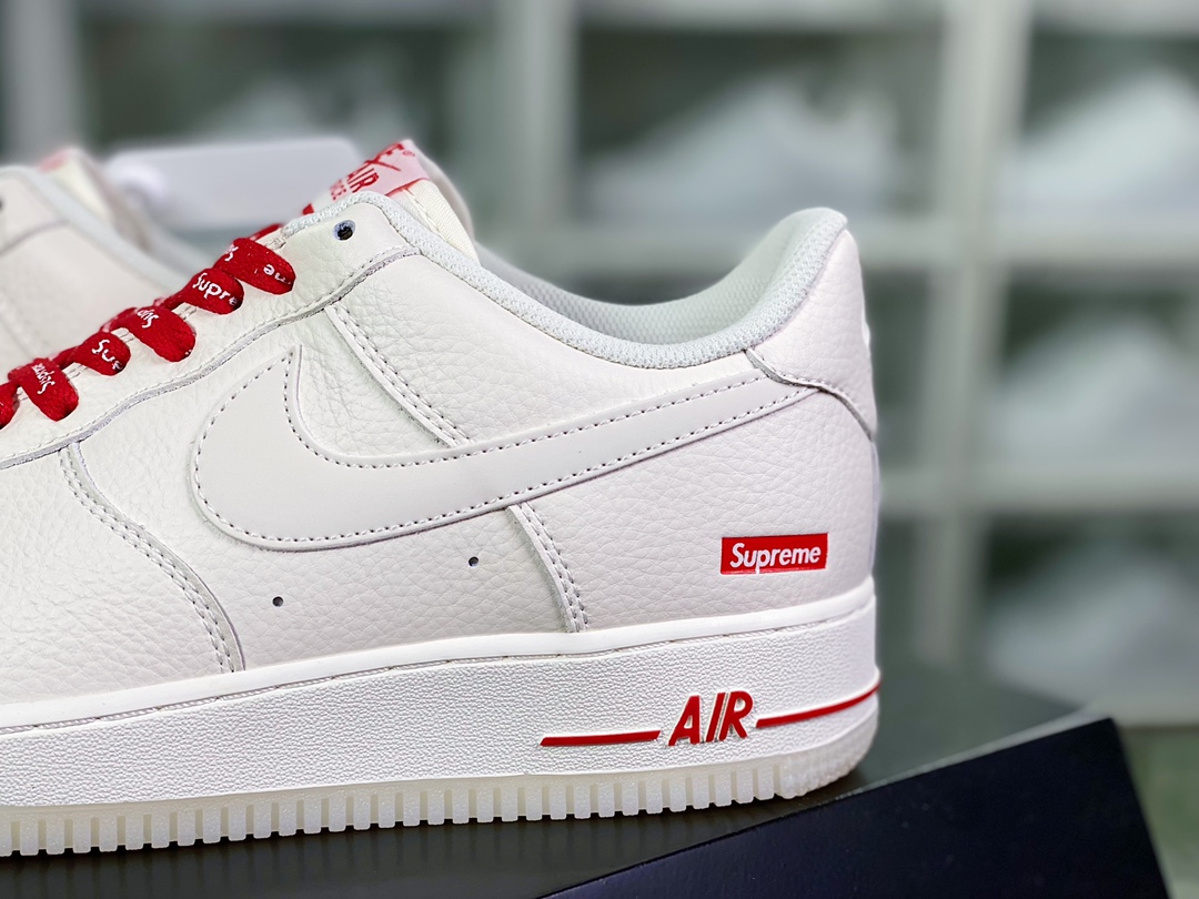 240 Supreme x 【Nike】 Air Force 1 07 Low”Supreme”空军一号经典低帮SU0220-001-莆田鞋,莆田鞋货源,高仿鞋,高仿鞋货源,安福档口,莆田高仿鞋,莆田鞋批发,高仿鞋批发,莆田高仿运动鞋,高仿运动鞋,莆田运动鞋 240 Supreme x 【Nike】 Air Force 1 07 Low”Supreme”空军一号经典低帮SU0220-001