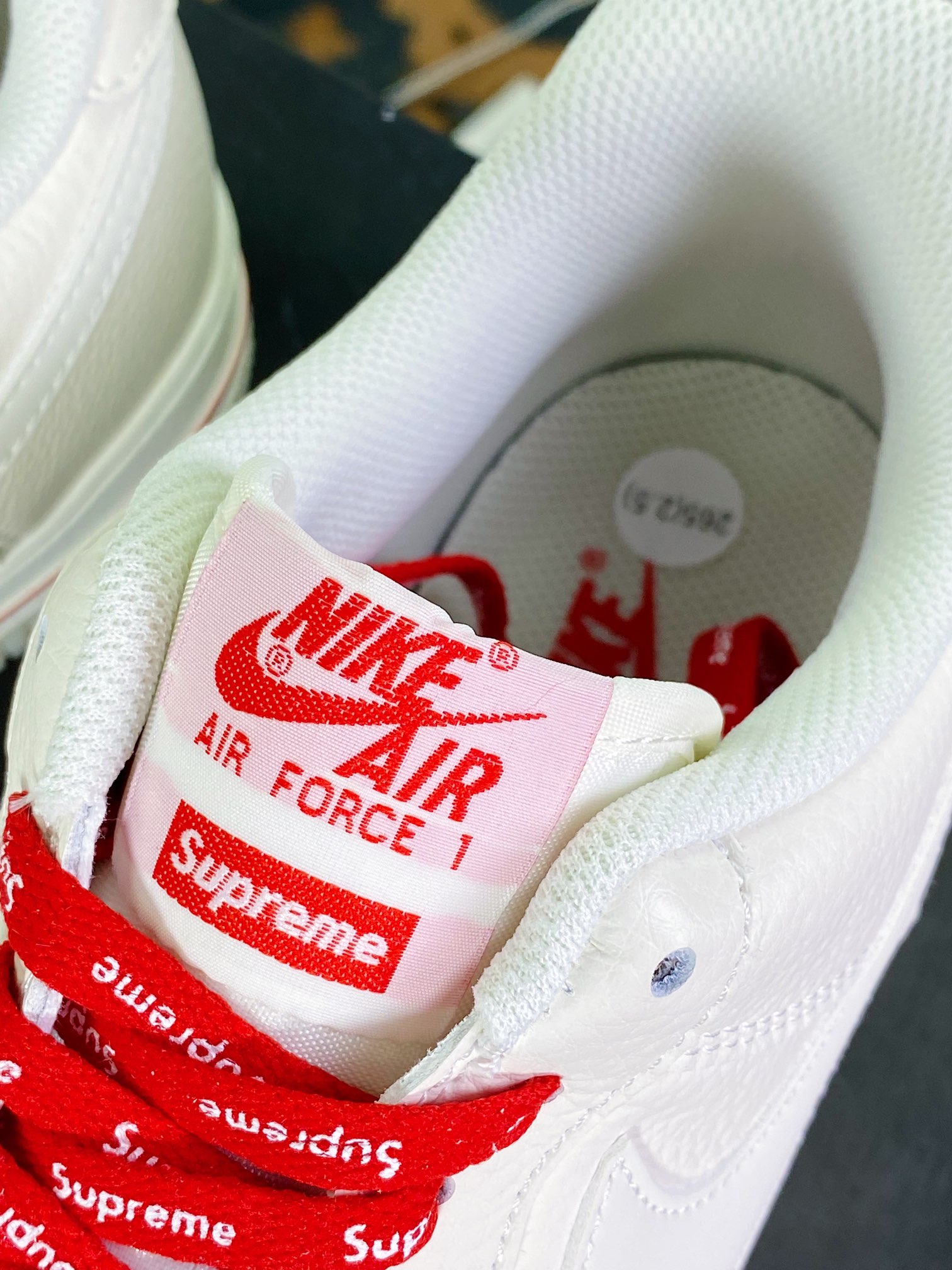 240 Supreme x 【Nike】 Air Force 1 07 Low”Supreme”空军一号经典低帮SU0220-001-莆田鞋,莆田鞋货源,高仿鞋,高仿鞋货源,安福档口,莆田高仿鞋,莆田鞋批发,高仿鞋批发,莆田高仿运动鞋,高仿运动鞋,莆田运动鞋 240 Supreme x 【Nike】 Air Force 1 07 Low”Supreme”空军一号经典低帮SU0220-001