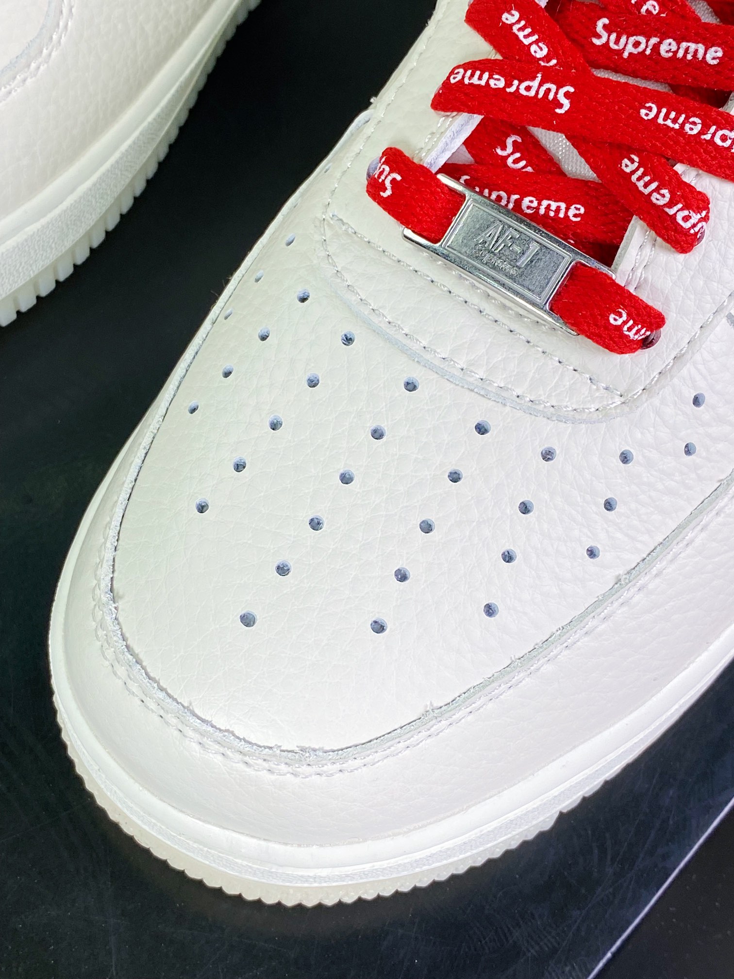 240 Supreme x 【Nike】 Air Force 1 07 Low”Supreme”空军一号经典低帮SU0220-001-莆田鞋,莆田鞋货源,高仿鞋,高仿鞋货源,安福档口,莆田高仿鞋,莆田鞋批发,高仿鞋批发,莆田高仿运动鞋,高仿运动鞋,莆田运动鞋 240 Supreme x 【Nike】 Air Force 1 07 Low”Supreme”空军一号经典低帮SU0220-001