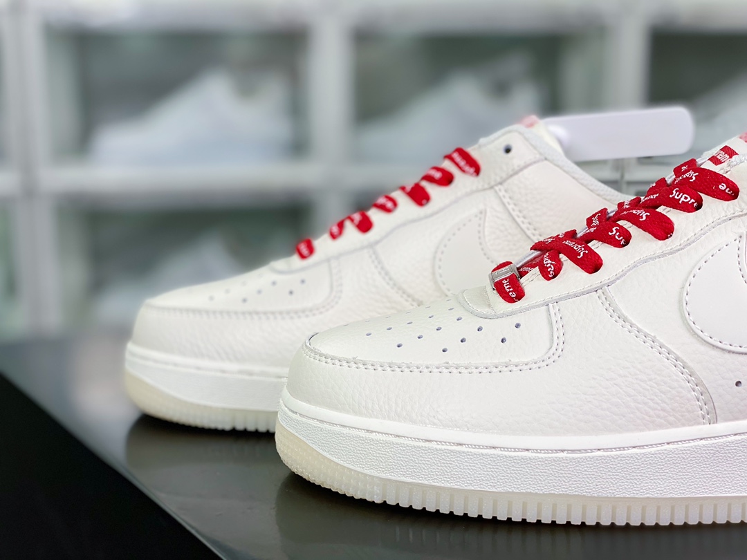 240 Supreme x 【Nike】 Air Force 1 07 Low”Supreme”空军一号经典低帮SU0220-001-莆田鞋,莆田鞋货源,高仿鞋,高仿鞋货源,安福档口,莆田高仿鞋,莆田鞋批发,高仿鞋批发,莆田高仿运动鞋,高仿运动鞋,莆田运动鞋 240 Supreme x 【Nike】 Air Force 1 07 Low”Supreme”空军一号经典低帮SU0220-001